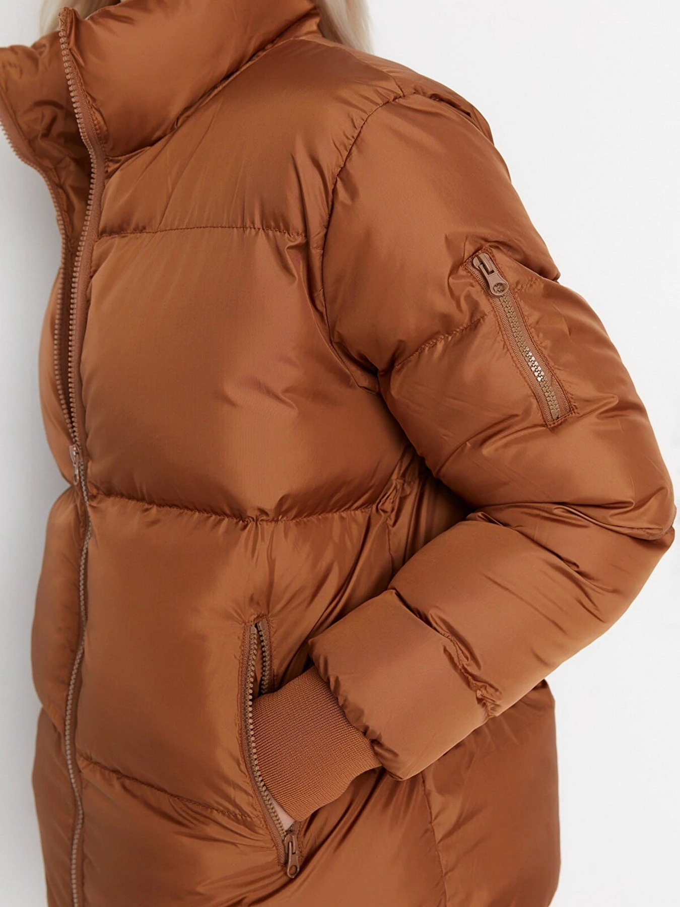 Куртки и дубленки Trendyol модель TWOAW23MO00248/Kahverengi Фото