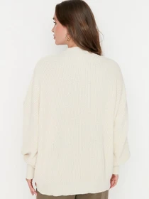 Свитры и кардиганы Trendyol модель TWOAW23KZ01448/Ekru Фото