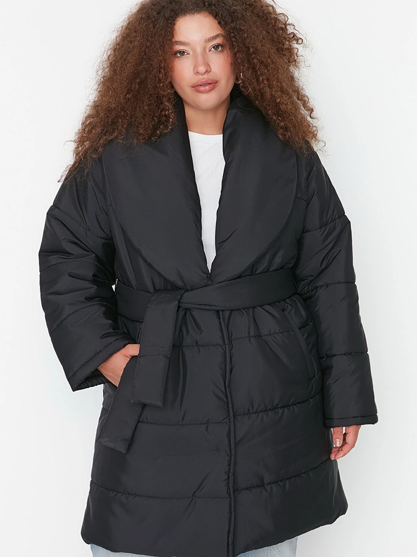 Пальто и плащи Trendyol модель TBBAW23AW00000/Siyah Пальто и плащи Trendyol модель TBBAW23AW00000/Siyah Фото