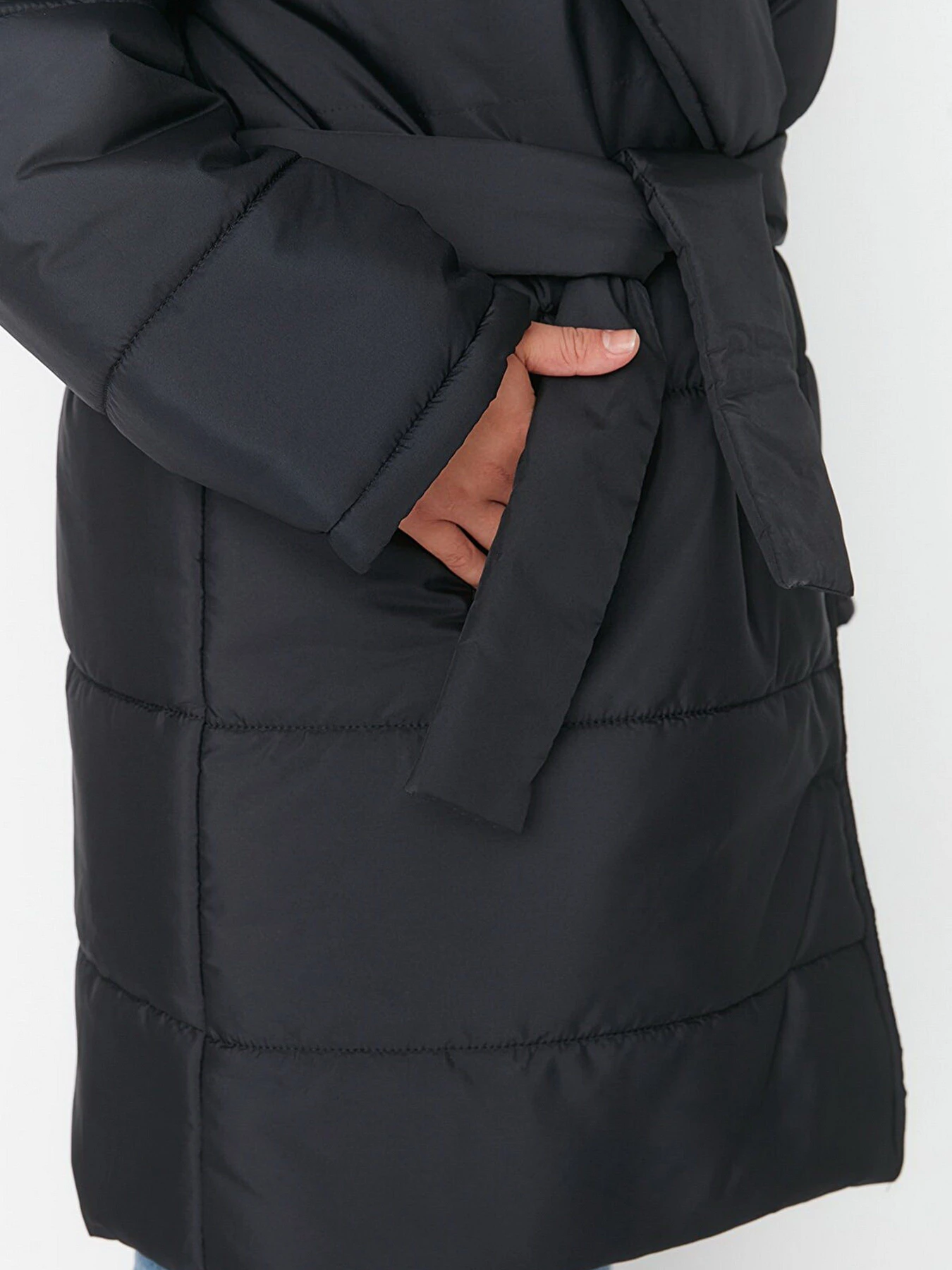 Пальто и плащи Trendyol модель TBBAW23AW00000/Siyah Пальто и плащи Trendyol модель TBBAW23AW00000/Siyah Фото