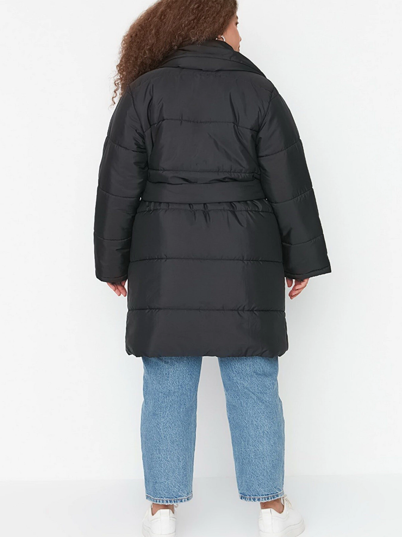 Пальто и плащи Trendyol модель TBBAW23AW00000/Siyah Пальто и плащи Trendyol модель TBBAW23AW00000/Siyah Фото