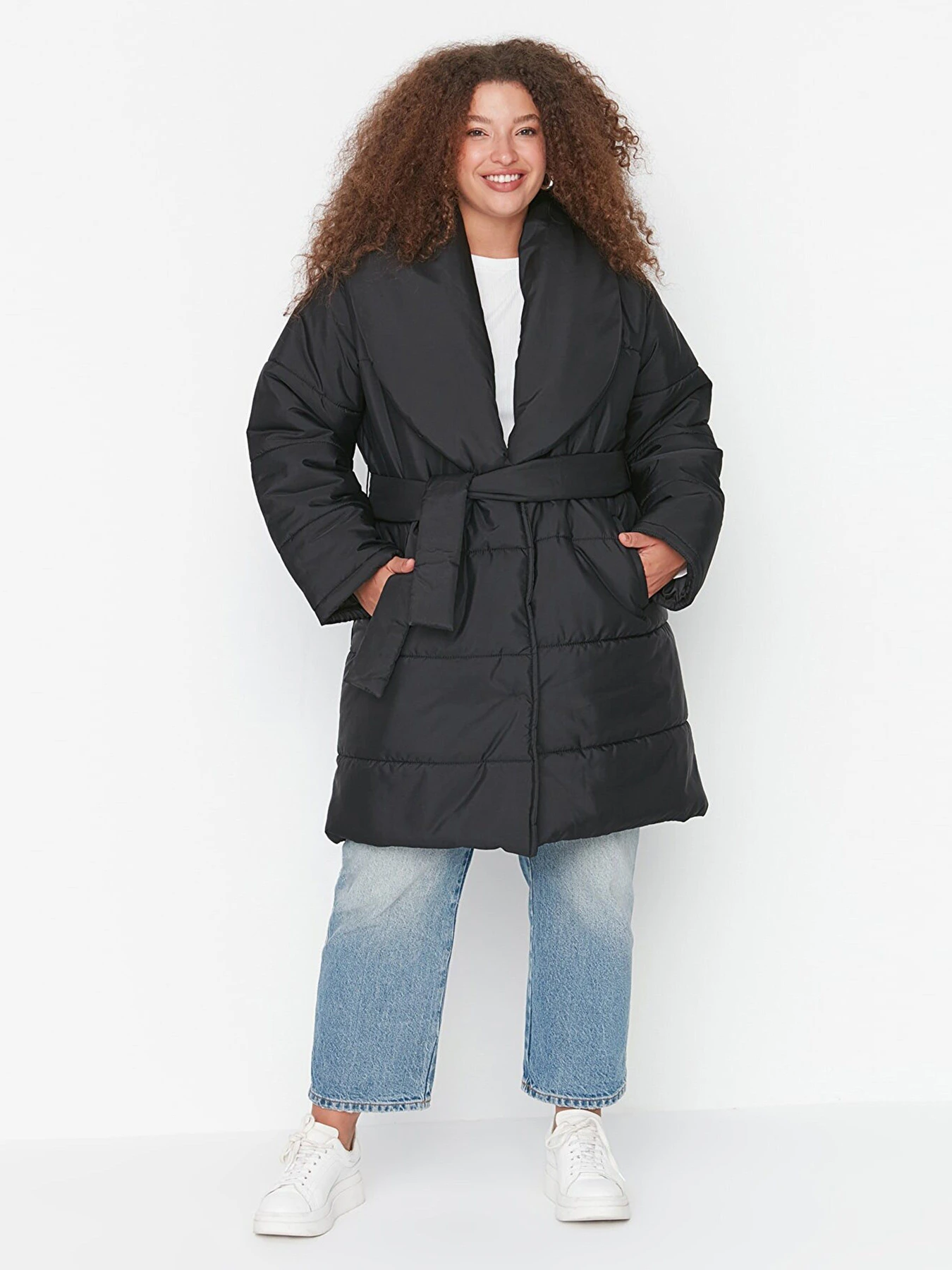 Пальто и плащи Trendyol модель TBBAW23AW00000/Siyah Пальто и плащи Trendyol модель TBBAW23AW00000/Siyah Фото