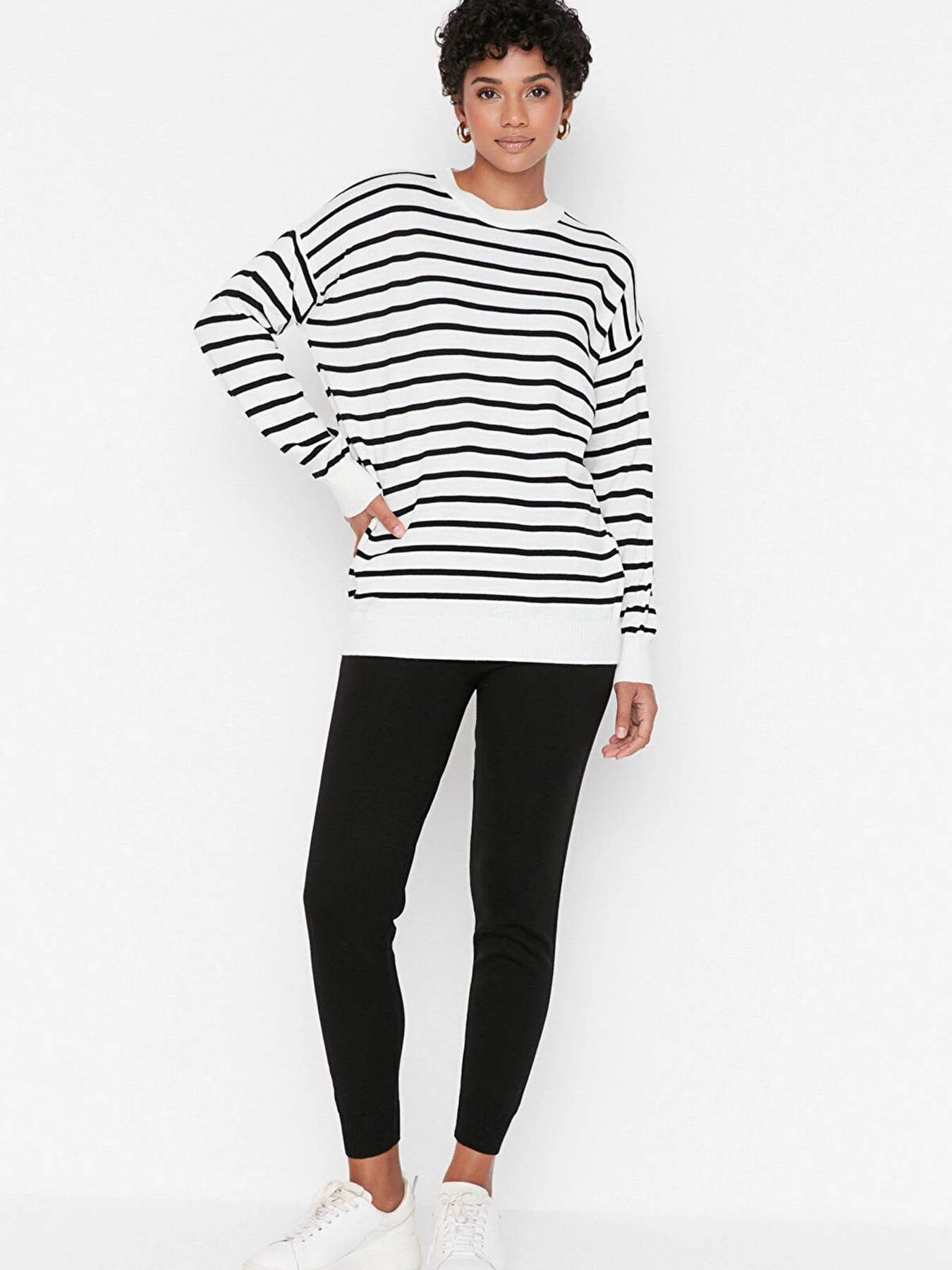 Костюмы Trendyol модель TWOAW23AU00143/Siyah Костюмы Trendyol модель TWOAW23AU00143/Siyah Фото