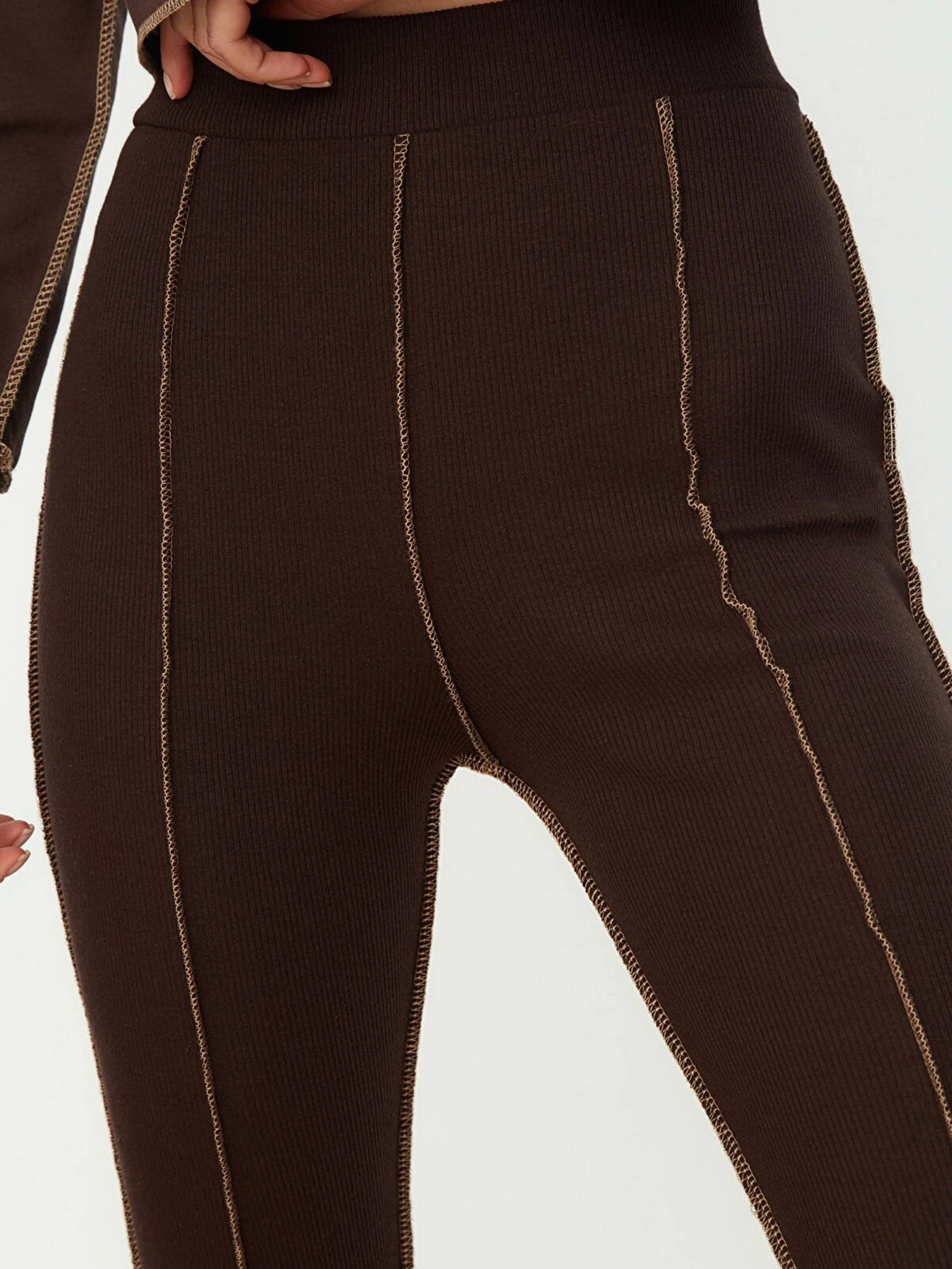 Штани Trendyol модель TWOAW22TA0092/Kahverengi Штани Trendyol модель TWOAW22TA0092/Kahverengi Фото
