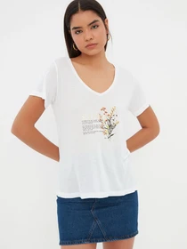 Футболки и поло Trendyol модель TWOSS22TS00123/Beyaz Фото
