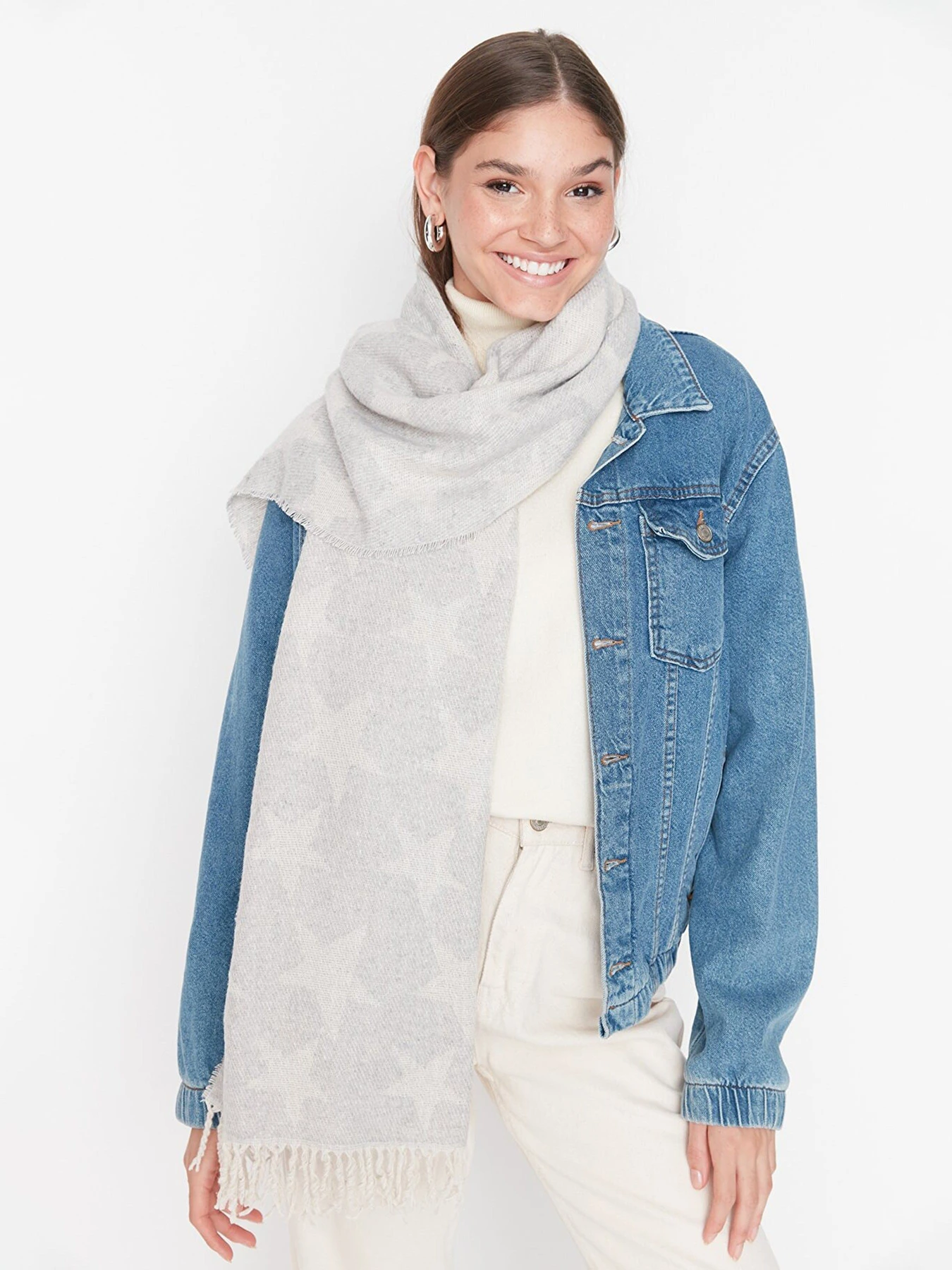 Шарфи та хустки Trendyol модель TWOAW21AT0047/Acik Gri Шарфи та хустки Trendyol модель TWOAW21AT0047/Acik Gri Фото