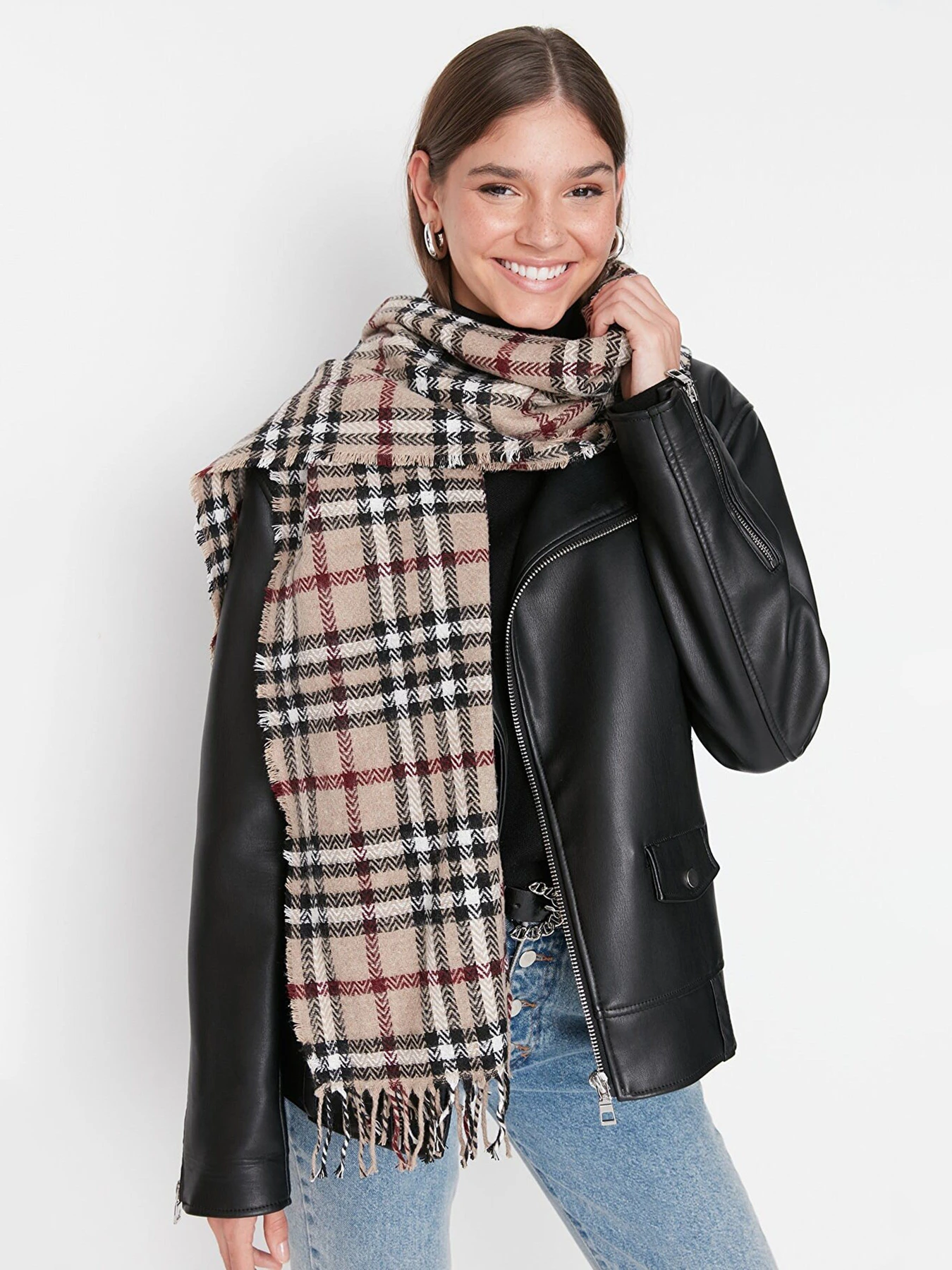 Шарфи та хустки Trendyol модель TWOAW22AT0041/Vizon Шарфи та хустки Trendyol модель TWOAW22AT0041/Vizon Фото