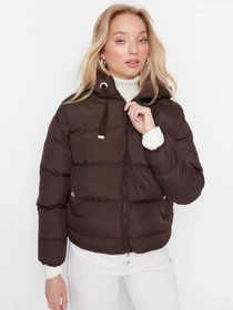 Куртки и дубленки Trendyol модель TWOAW21MO0022/Koyu Kahverengi Фото