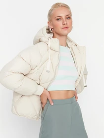 Куртки и дубленки Trendyol модель TWOAW23MO00004/Bej Фото