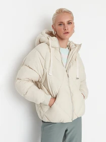 Куртки и дубленки Trendyol модель TWOAW23MO00004/Bej Фото