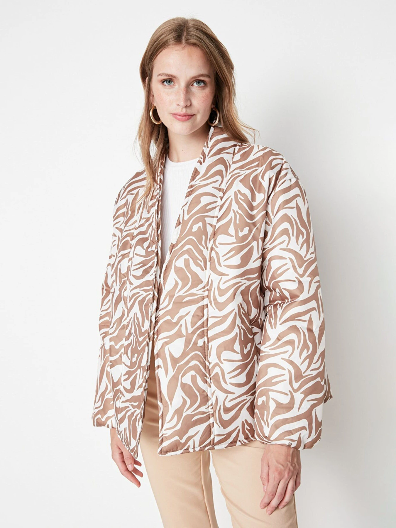 Куртки и дубленки Trendyol модель TWOAW23MO00228/Camel Фото