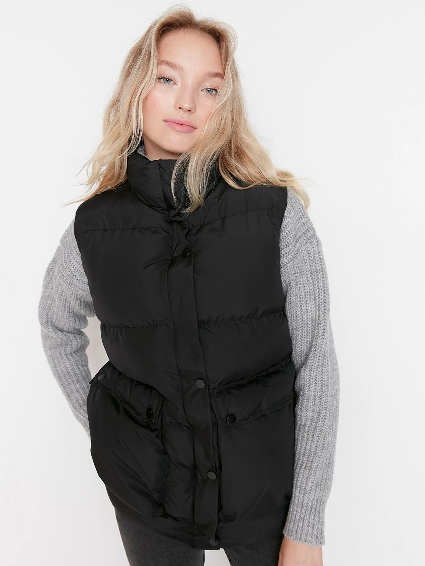 Куртки и дубленки Trendyol модель TWOAW23YE00015/Siyah Куртки и дубленки Trendyol модель TWOAW23YE00015/Siyah Фото