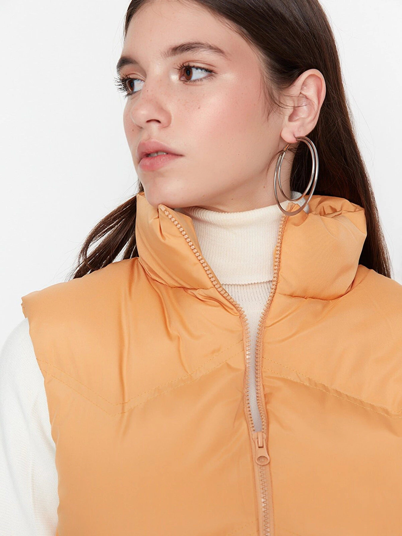 Куртки та дублянки Trendyol модель TWOAW23YE00028/Turuncu Фото