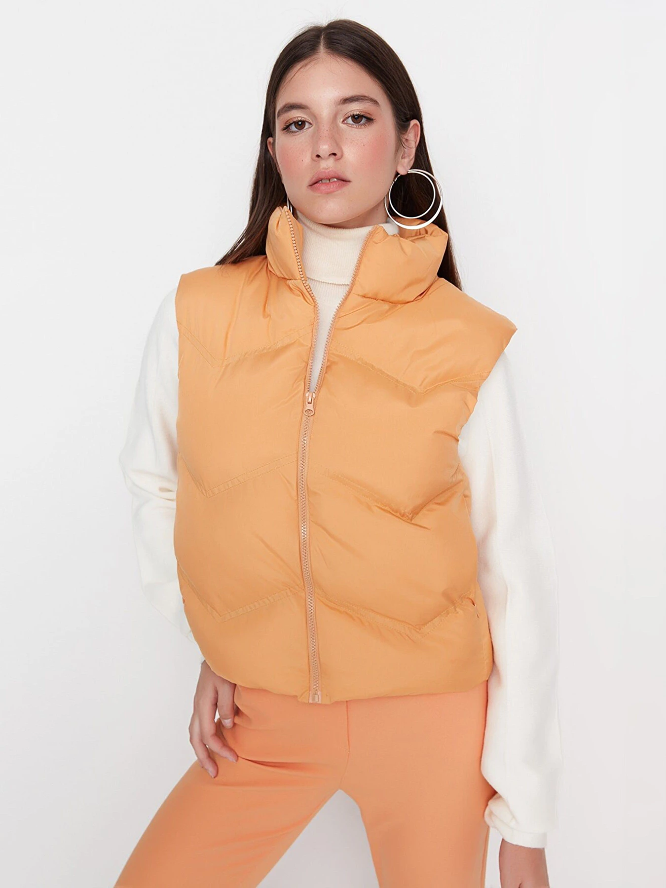 Куртки та дублянки Trendyol модель TWOAW23YE00028/Turuncu Фото
