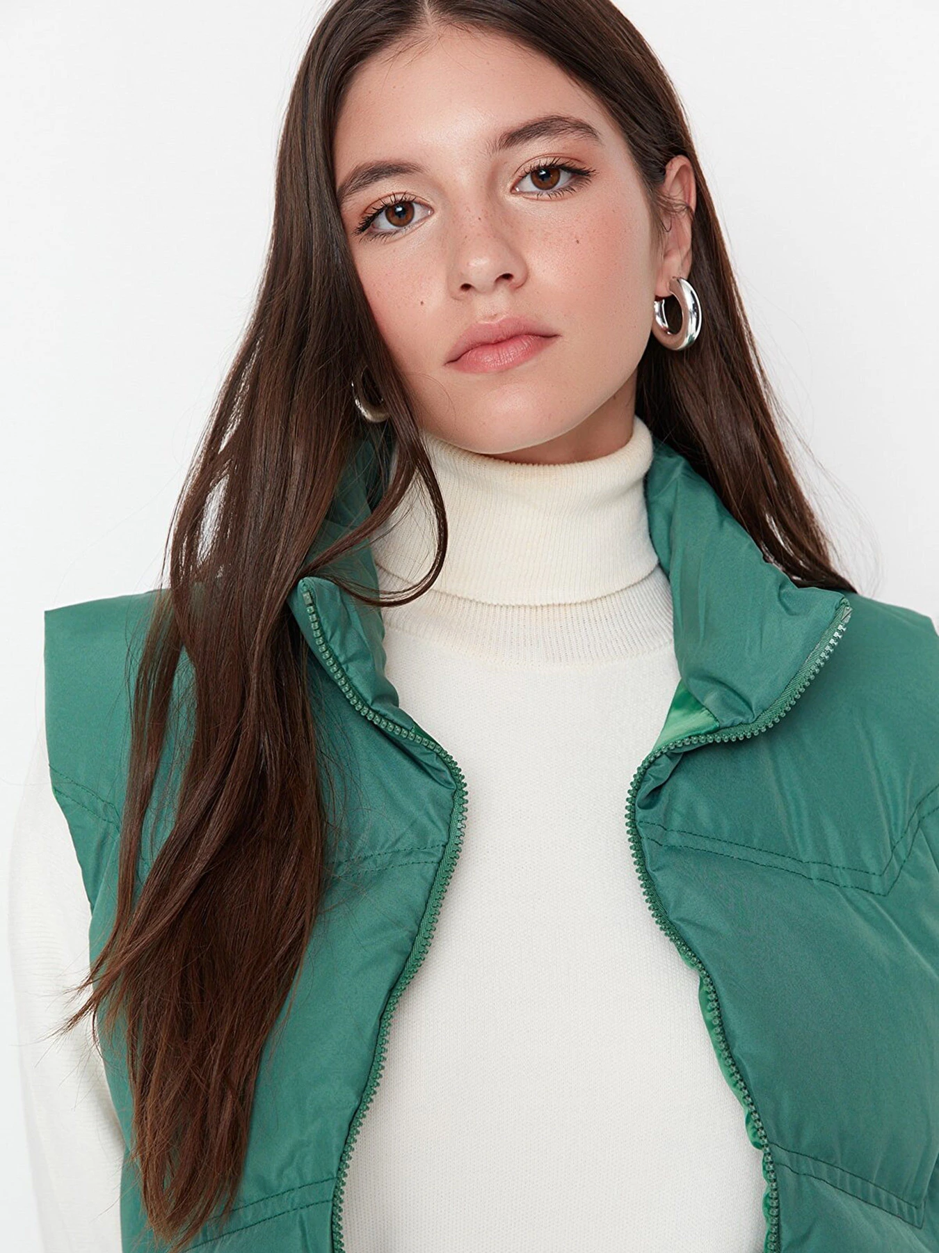 Куртки и дубленки Trendyol модель TWOAW23YE00028/Yesil Куртки и дубленки Trendyol модель TWOAW23YE00028/Yesil Фото