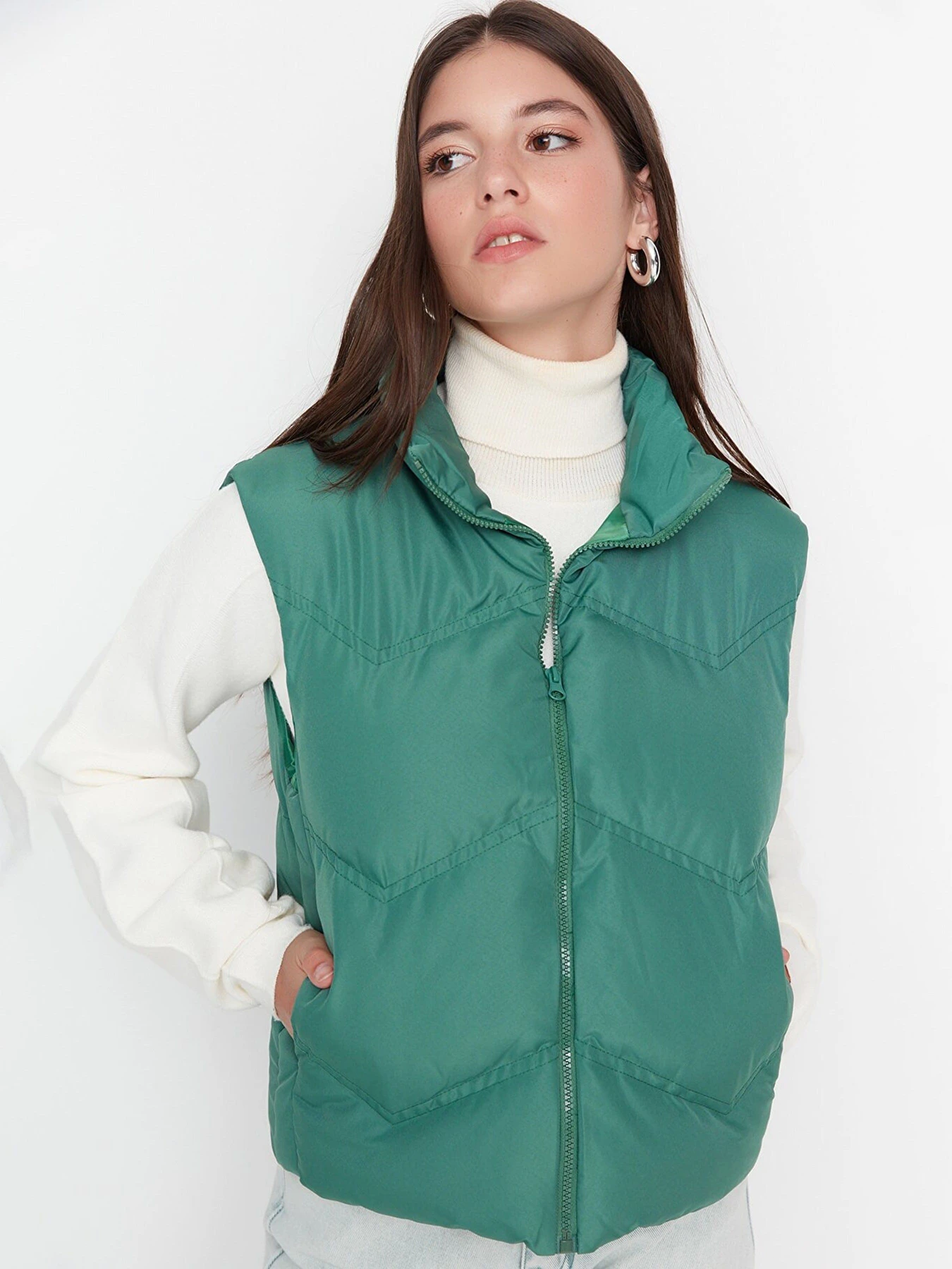 Куртки и дубленки Trendyol модель TWOAW23YE00028/Yesil Куртки и дубленки Trendyol модель TWOAW23YE00028/Yesil Фото