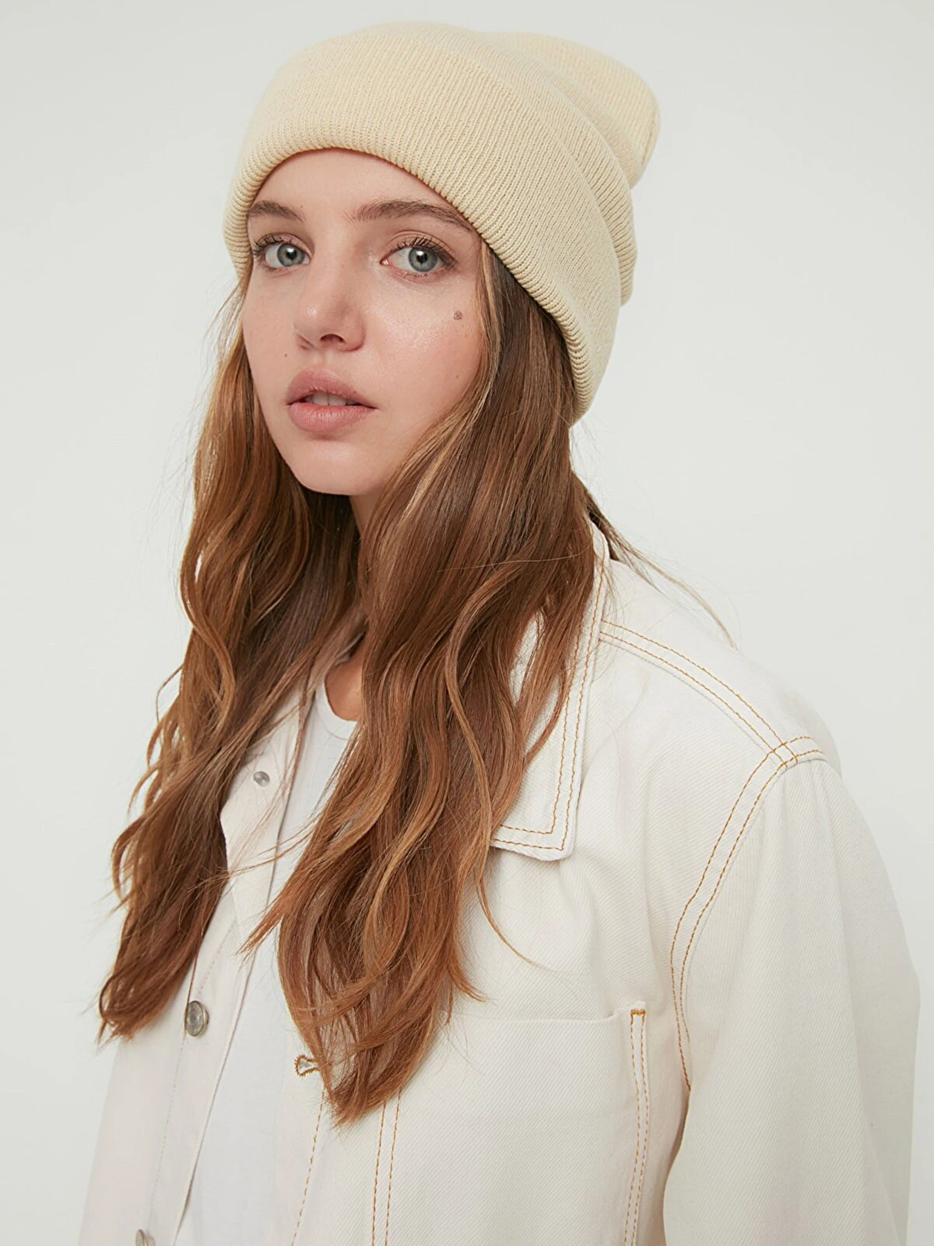 Шапки и кепки Trendyol модель TWOAW22BR0028/Siyah-Krem Шапки и кепки Trendyol модель TWOAW22BR0028/Siyah-Krem Фото