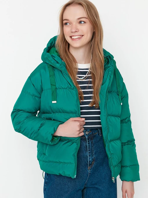 Куртки и дубленки Trendyol модель TWOAW21MO0022/Koyu Yesil Фото