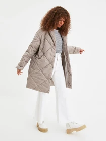 Куртки и дубленки Trendyol модель TWOAW22MO0069/Tas Фото