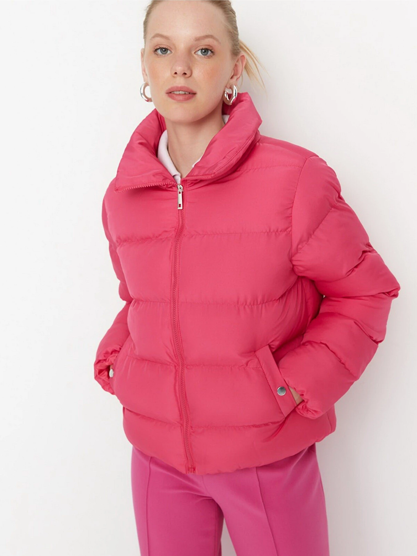 Куртки и дубленки Trendyol модель TWOAW23MO00108/Fusya Фото
