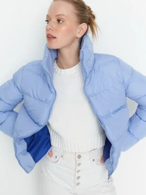 Куртки и дубленки Trendyol модель TWOAW23MO00108/Lila Фото