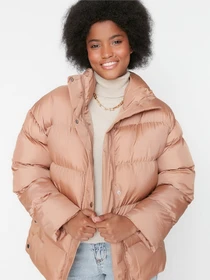 Куртки и дубленки Trendyol модель TWOAW23MO00195/Camel Фото