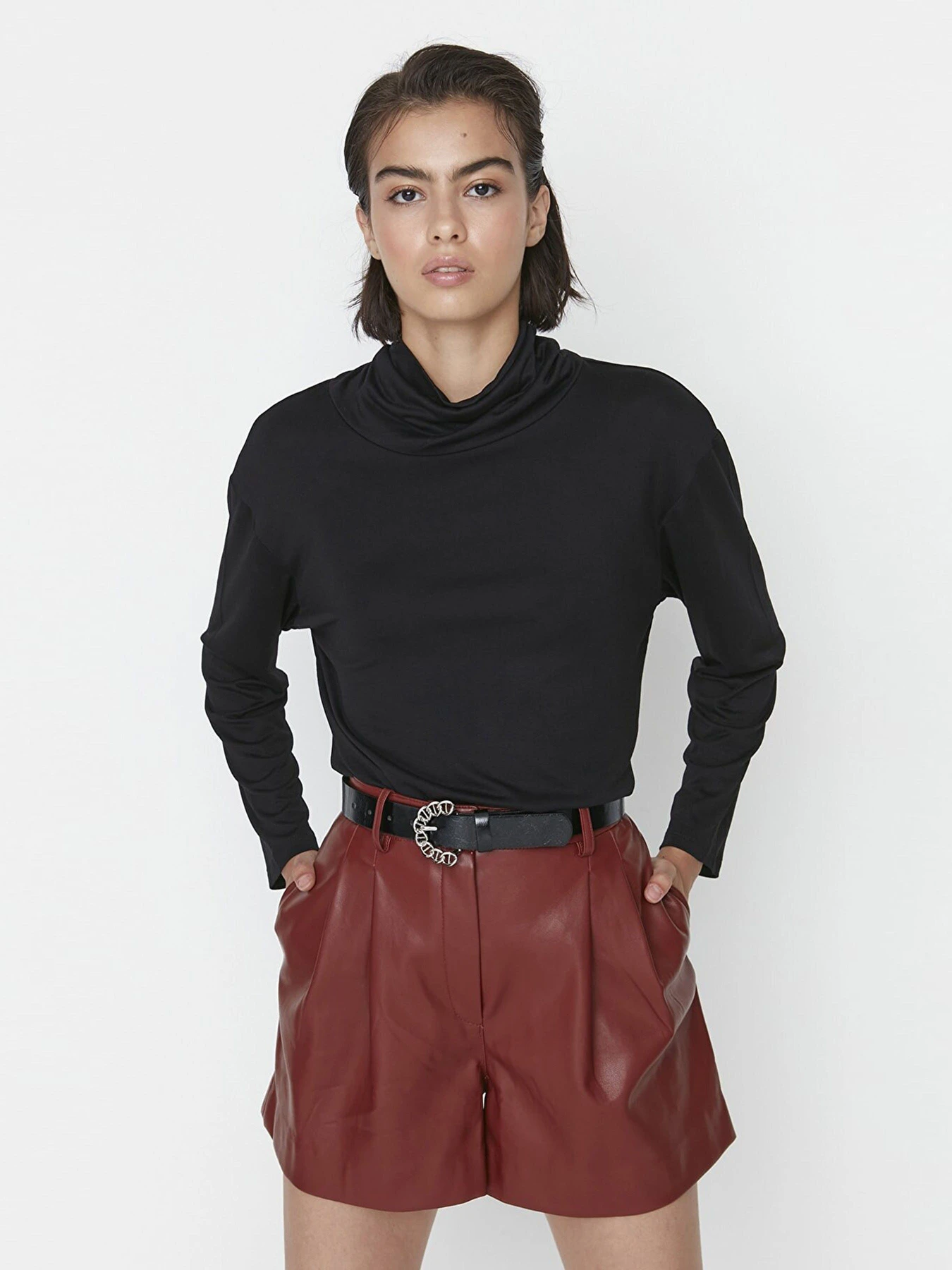 Худи и свитшоты Trendyol модель TWOAW23TS00054/Siyah Худи и свитшоты Trendyol модель TWOAW23TS00054/Siyah Фото