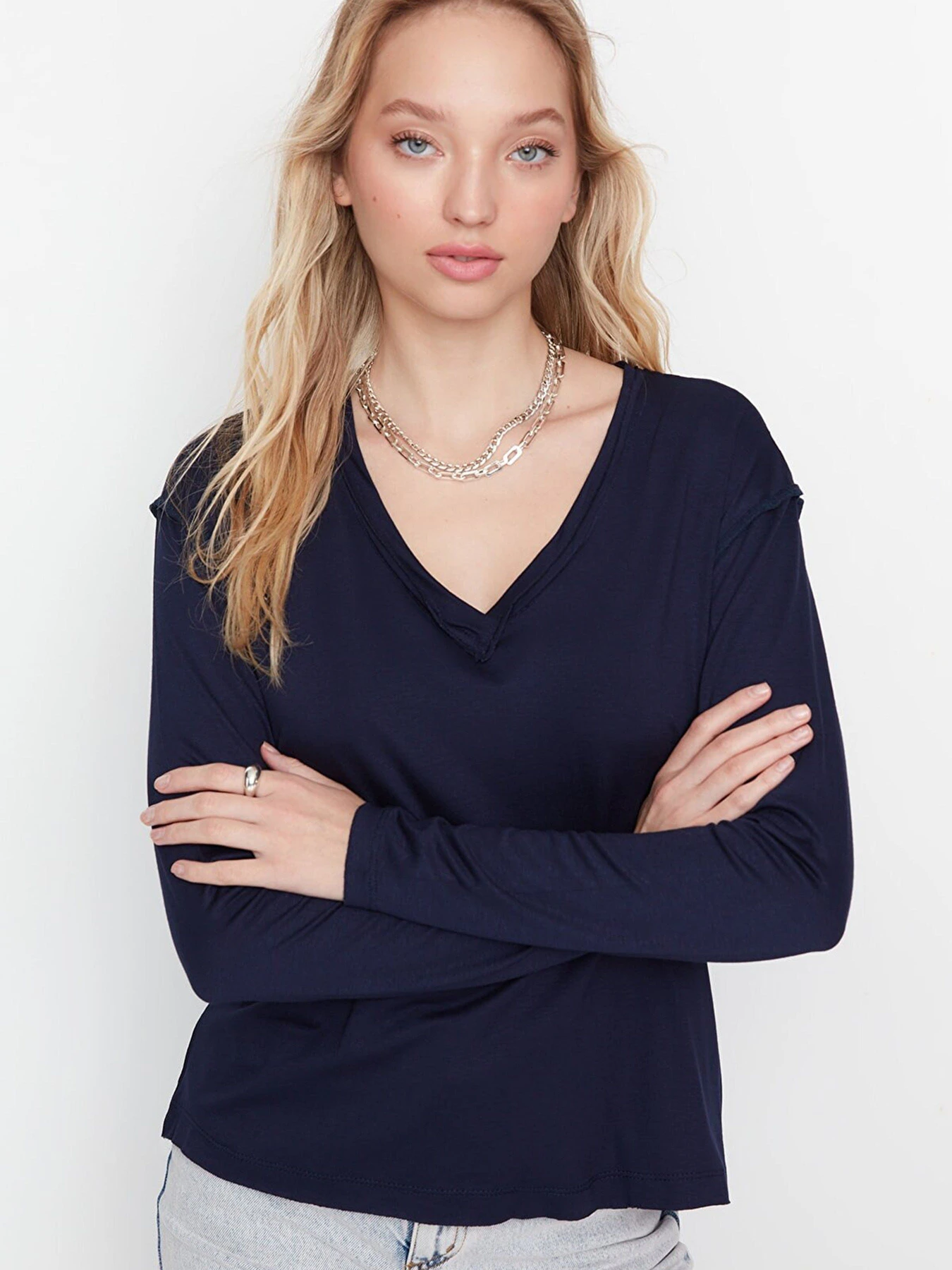 Худи и свитшоты Trendyol модель TWOAW23TS00055/Lacivert Фото