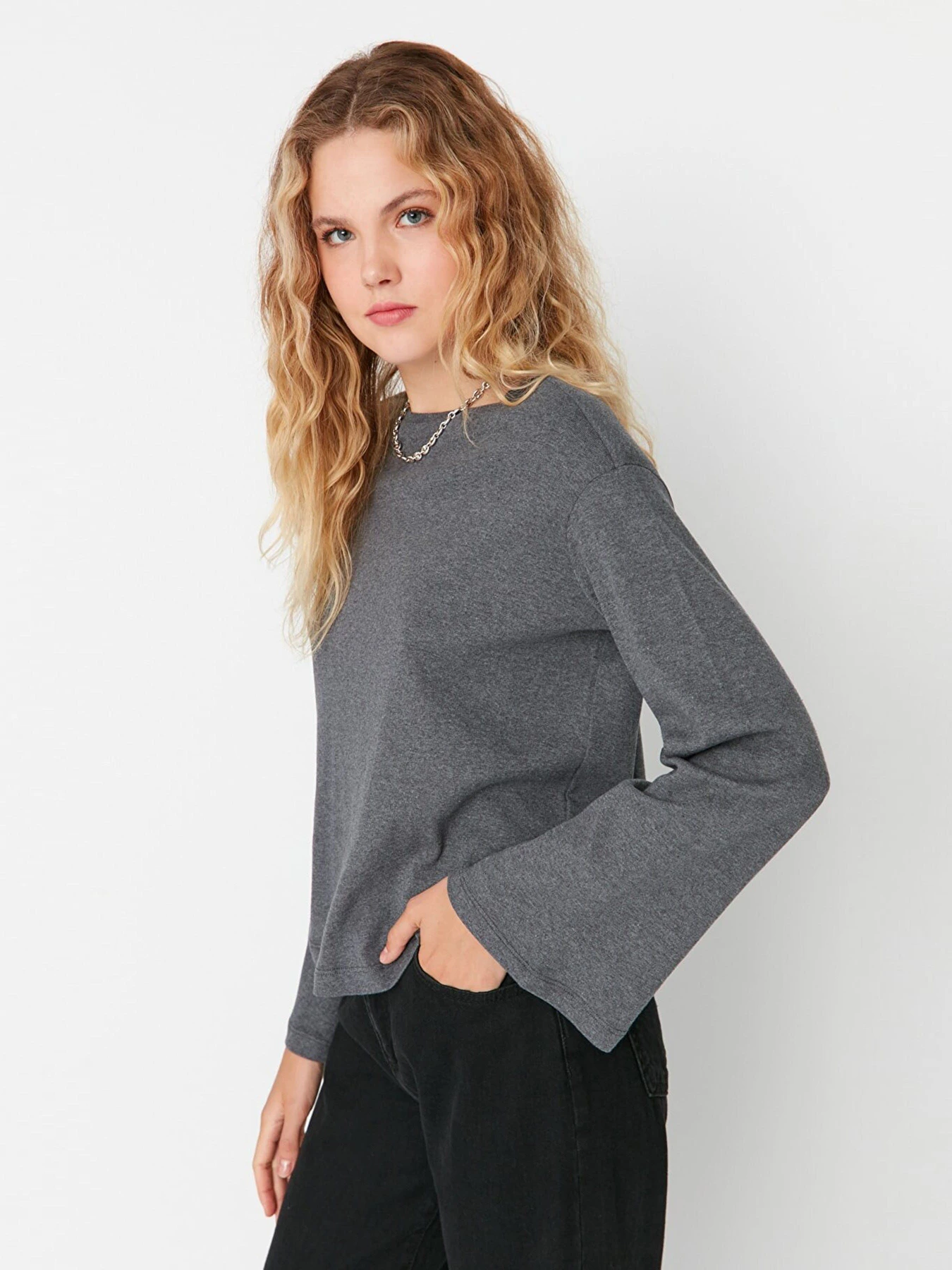 Худи и свитшоты Trendyol модель TWOAW23TS00058/Antrasit Худи и свитшоты Trendyol модель TWOAW23TS00058/Antrasit Фото