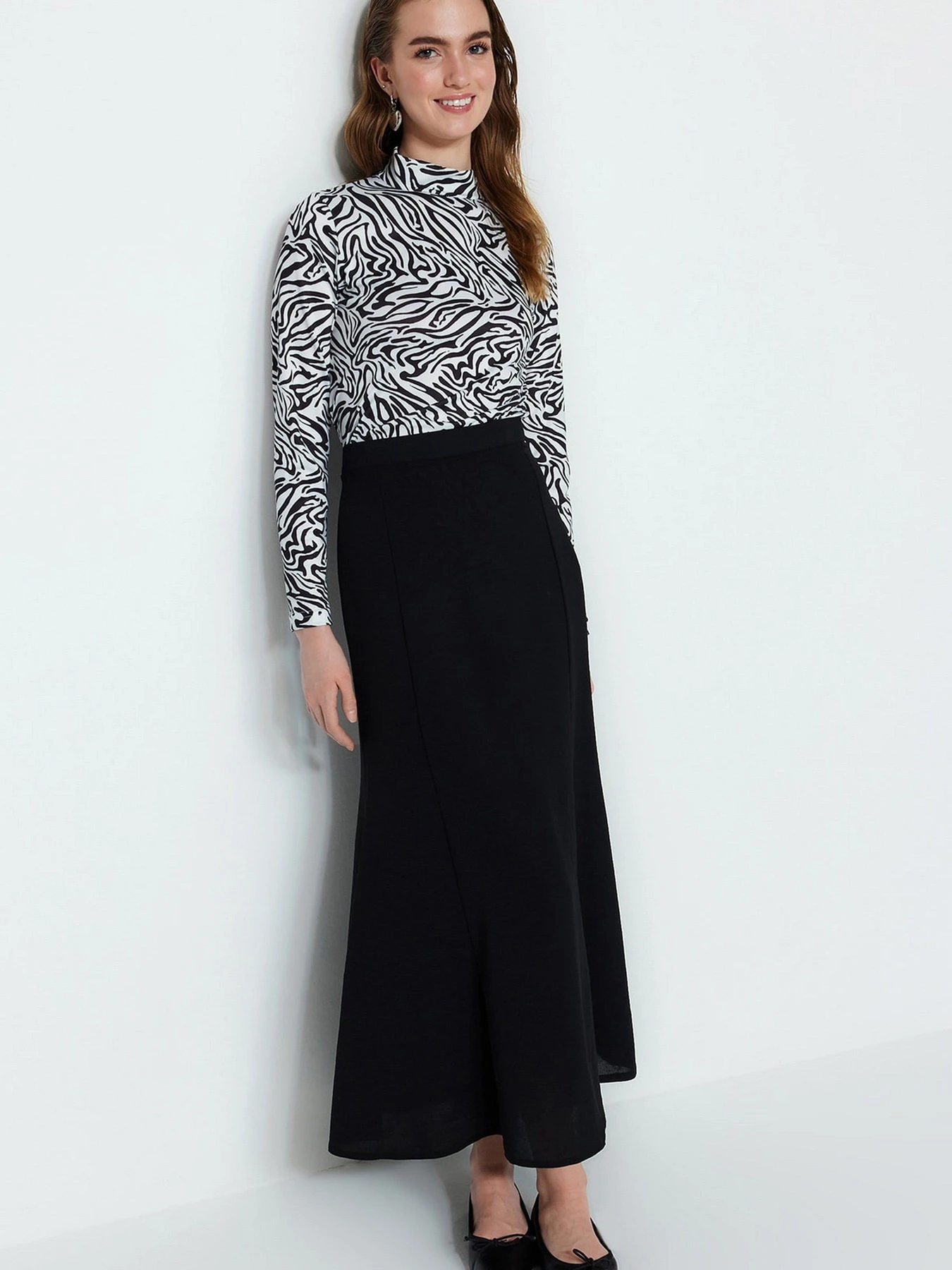 Юбки Trendyol модель TCTSS23EE00005/Siyah Юбки Trendyol модель TCTSS23EE00005/Siyah Фото