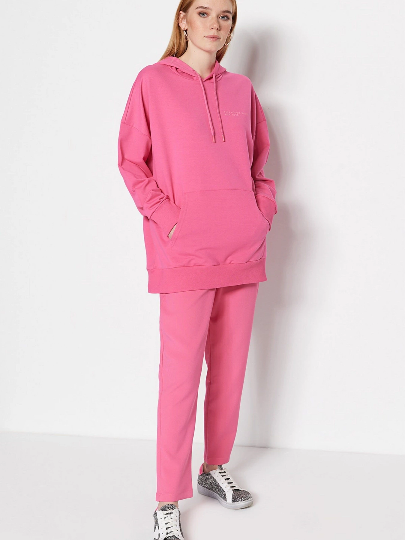 Худи и свитшоты Trendyol модель TCTSS23TW00052/Pembe Худи и свитшоты Trendyol модель TCTSS23TW00052/Pembe Фото
