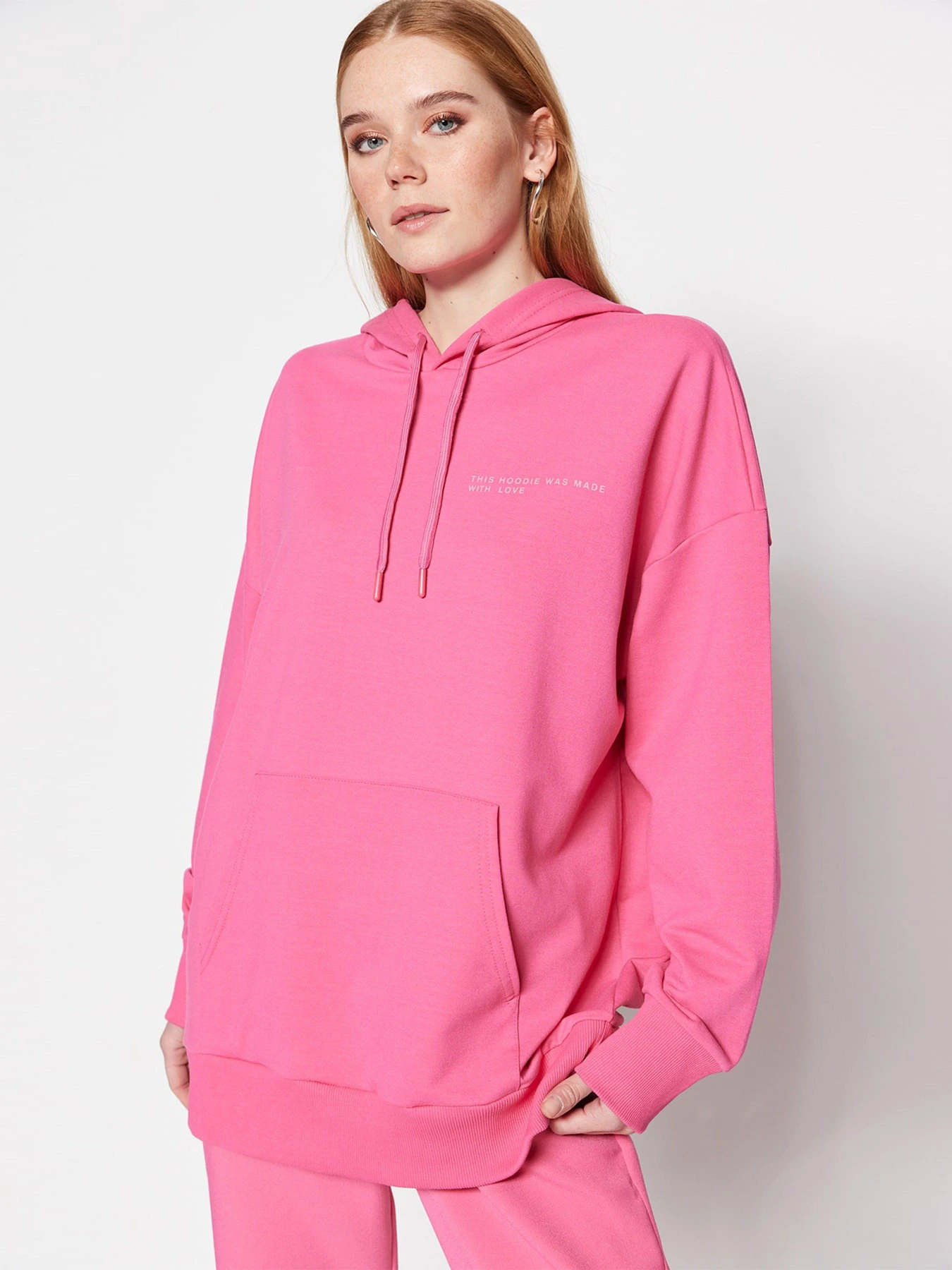 Худи и свитшоты Trendyol модель TCTSS23TW00052/Pembe Худи и свитшоты Trendyol модель TCTSS23TW00052/Pembe Фото