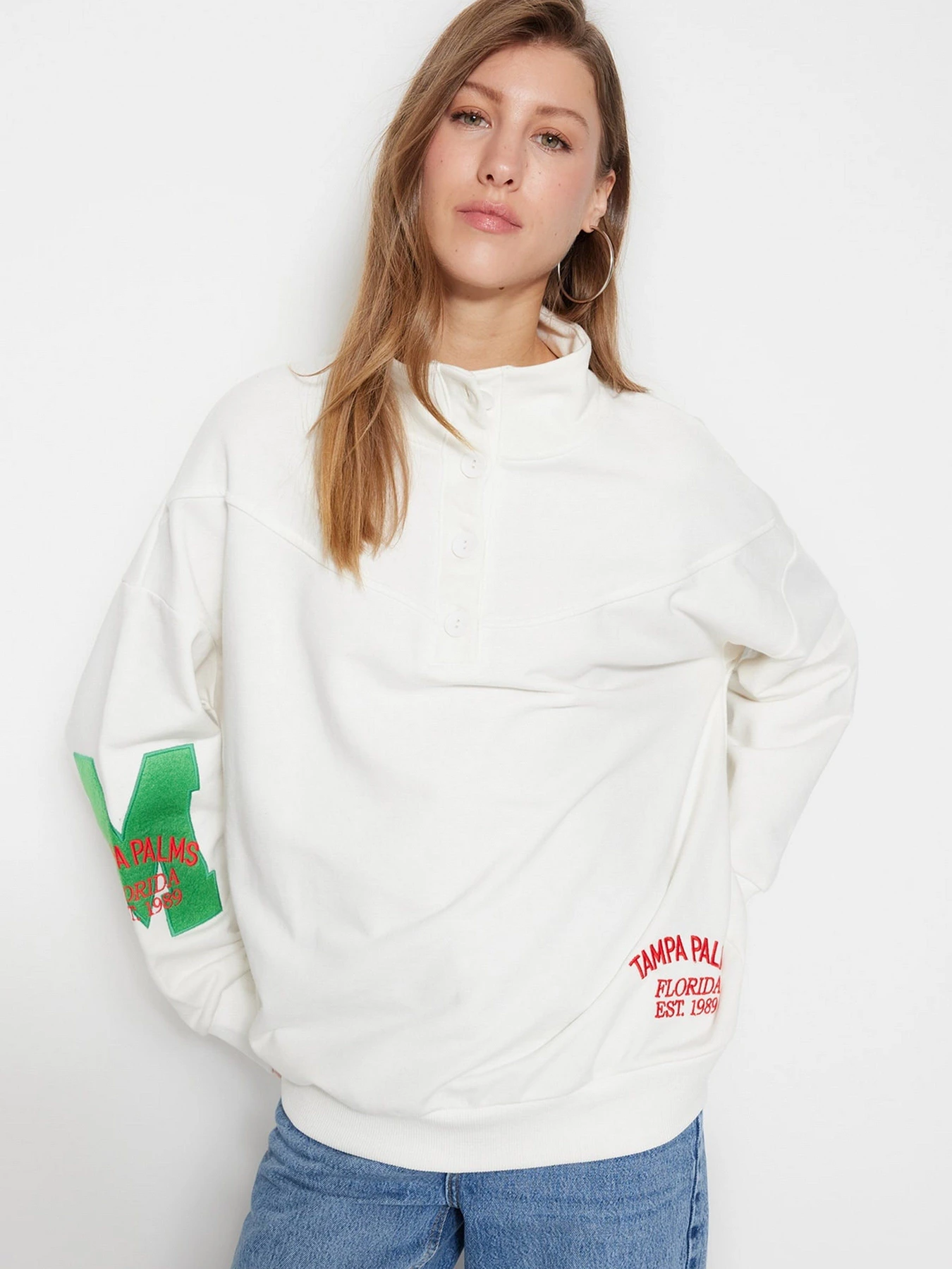 Худи и свитшоты Trendyol модель TCTSS23TW00090/Ekru Фото