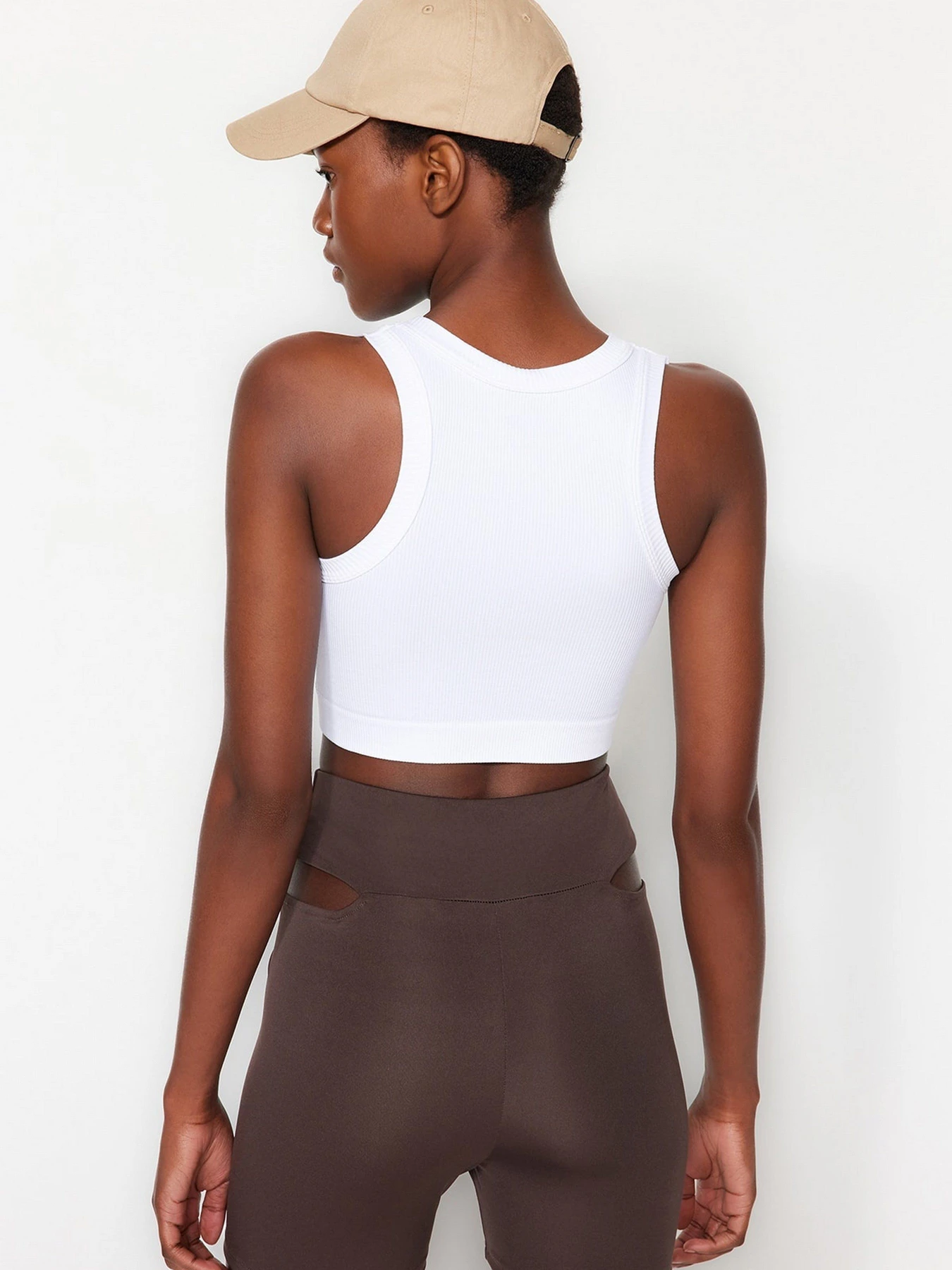 Футболки и поло Trendyol модель THMSS23SS00005/Beyaz Фото
