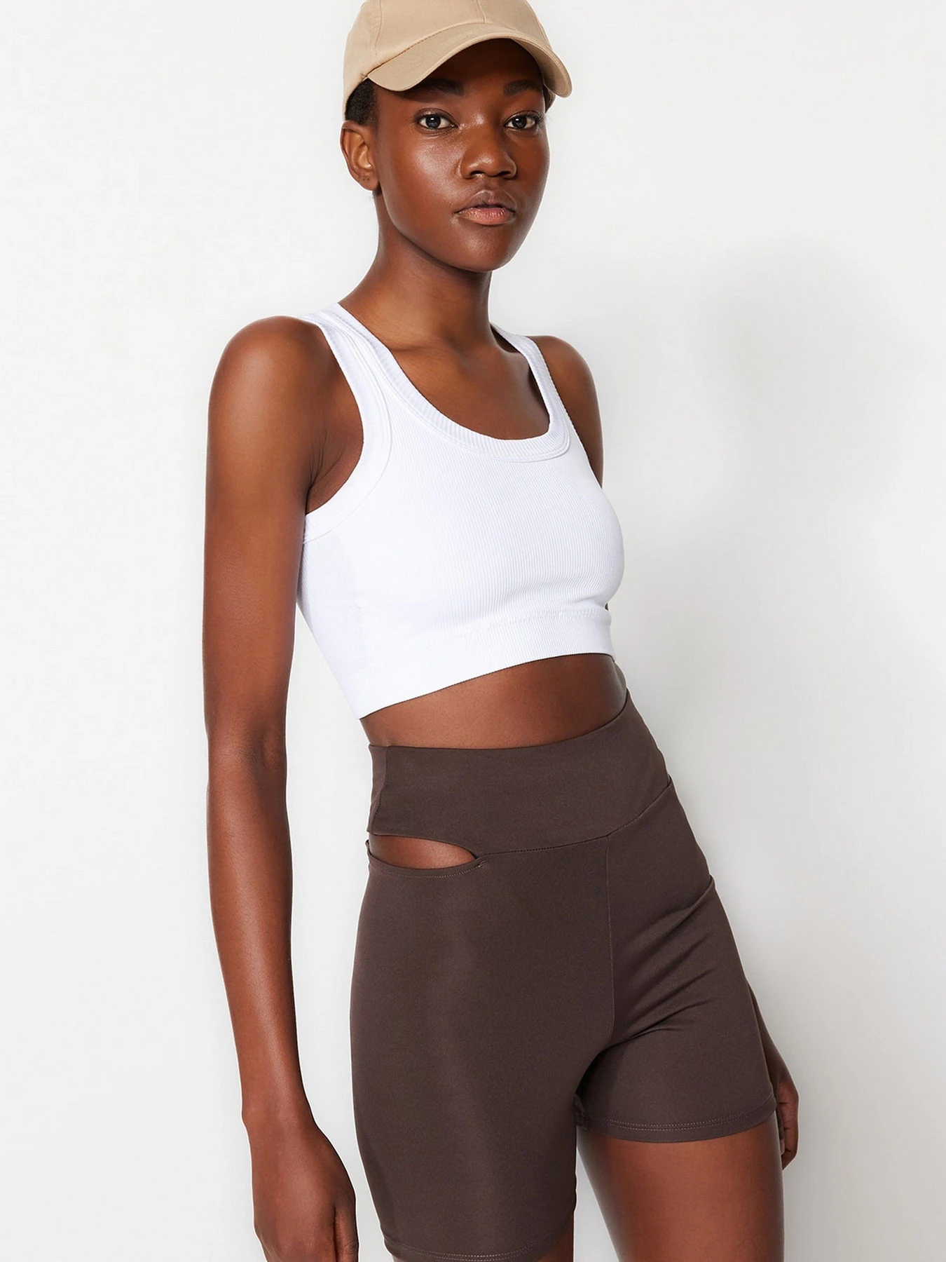 Футболки и поло Trendyol модель THMSS23SS00005/Beyaz Фото