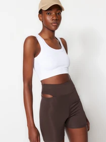 Футболки и поло Trendyol модель THMSS23SS00005/Beyaz Фото