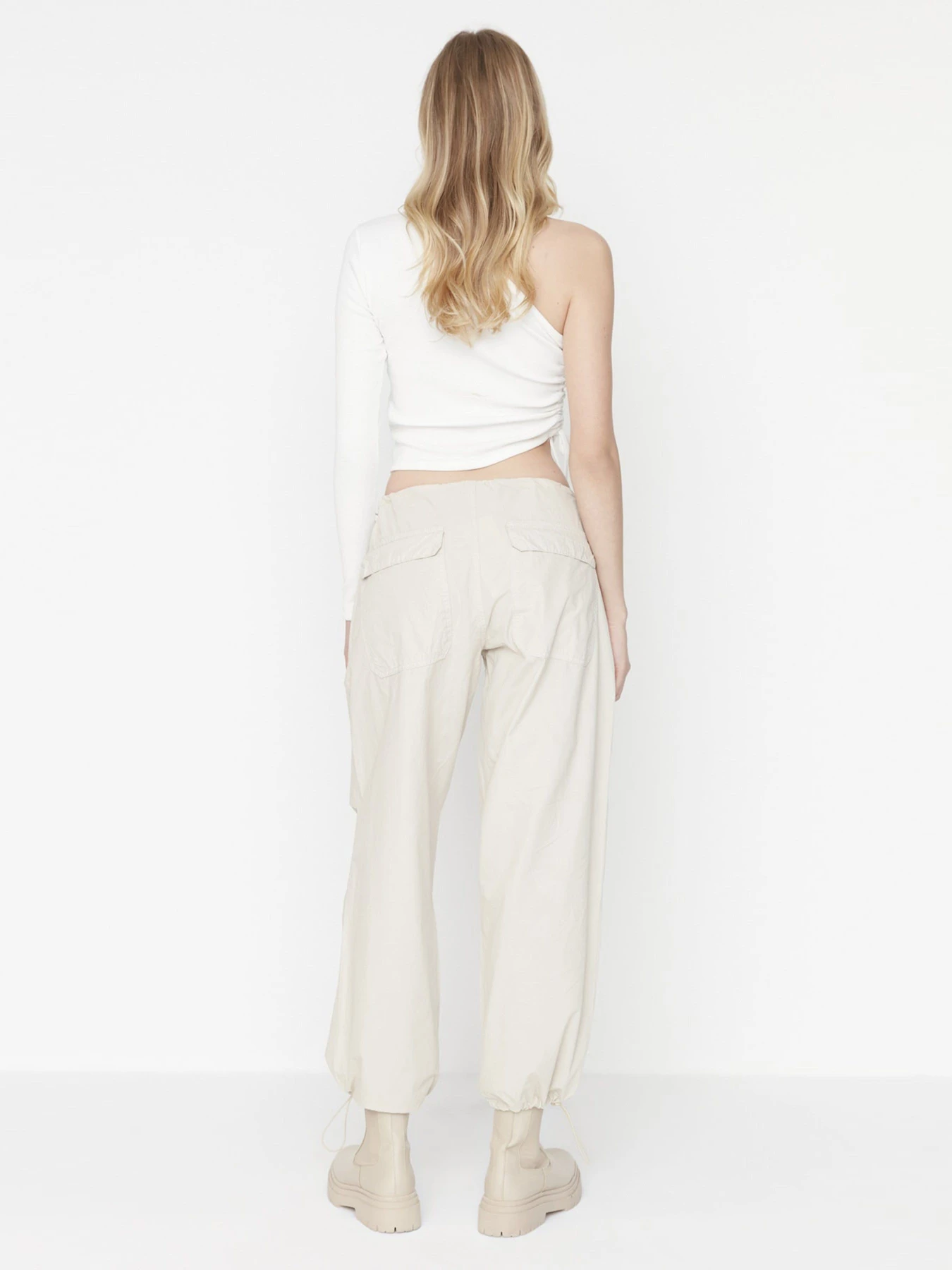 Штани Trendyol модель TWOAW23JE00738/Bej Штани Trendyol модель TWOAW23JE00738/Bej Фото
