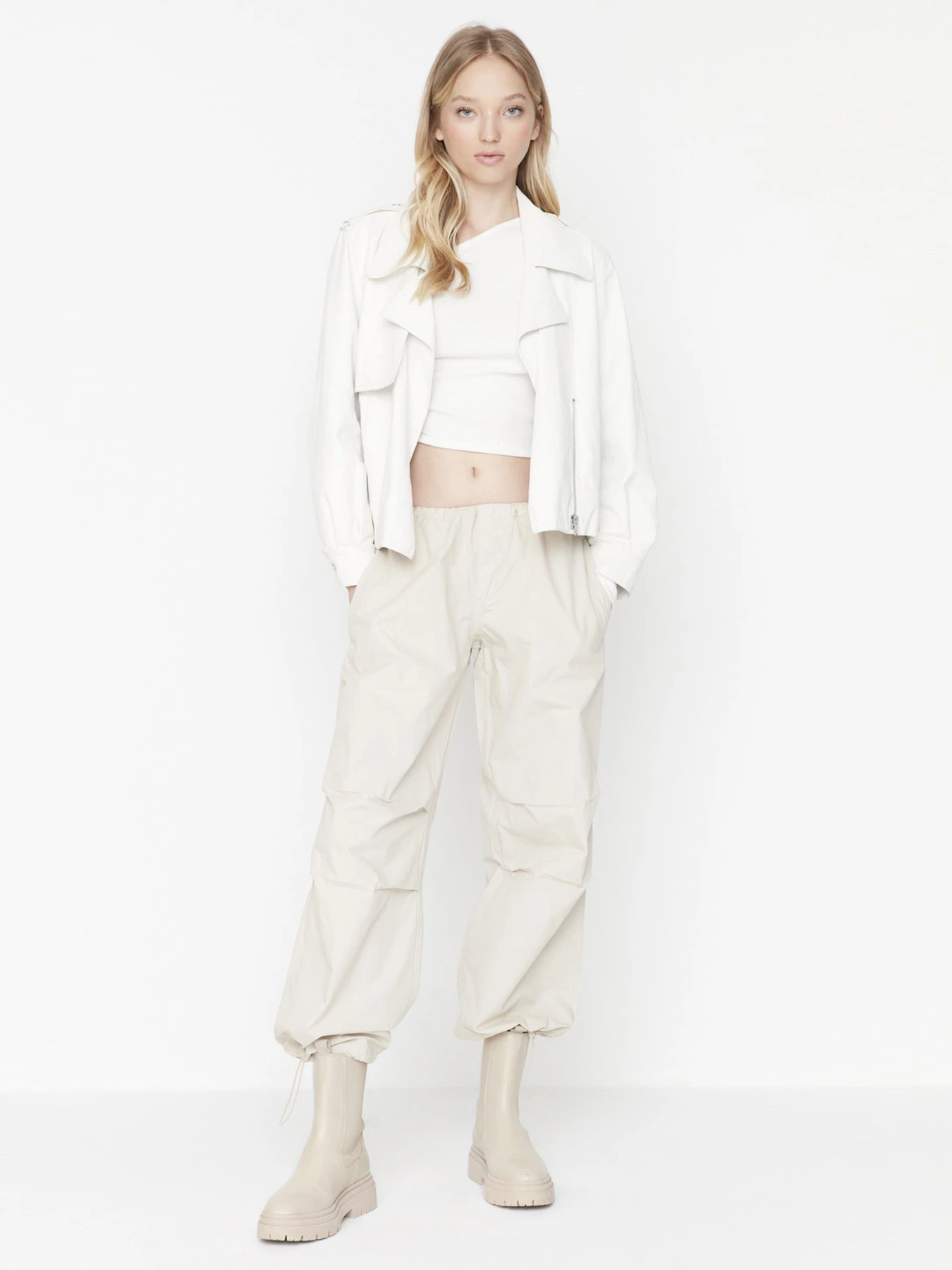 Штани Trendyol модель TWOAW23JE00738/Bej Штани Trendyol модель TWOAW23JE00738/Bej Фото