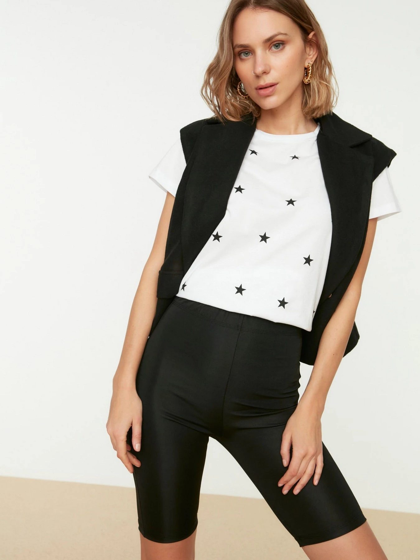 Шорты Trendyol модель TWOSS19YN0151/Siyah Шорты Trendyol модель TWOSS19YN0151/Siyah Фото