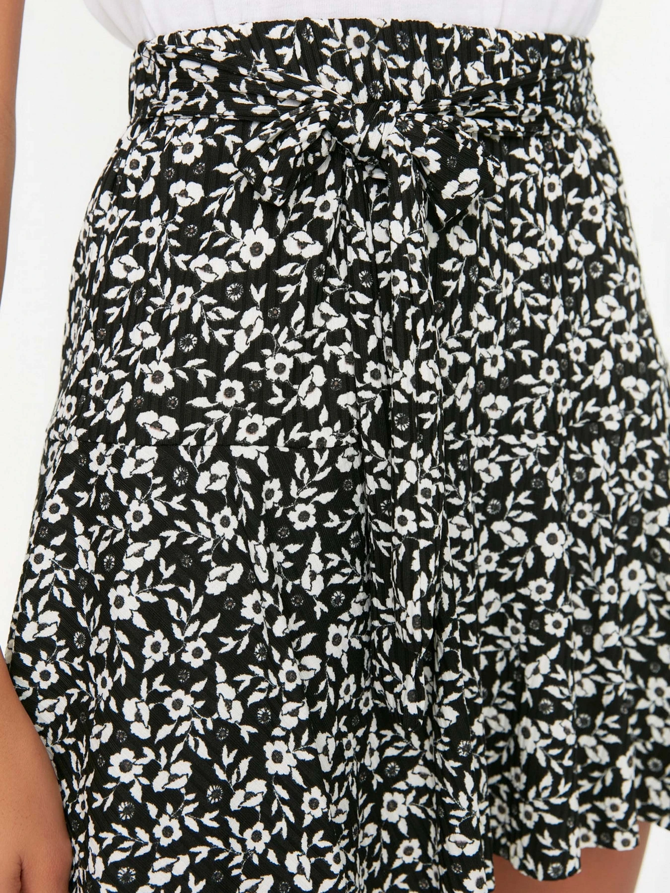 Юбки Trendyol модель TWOSS21SR0621/Cok Renkli Фото