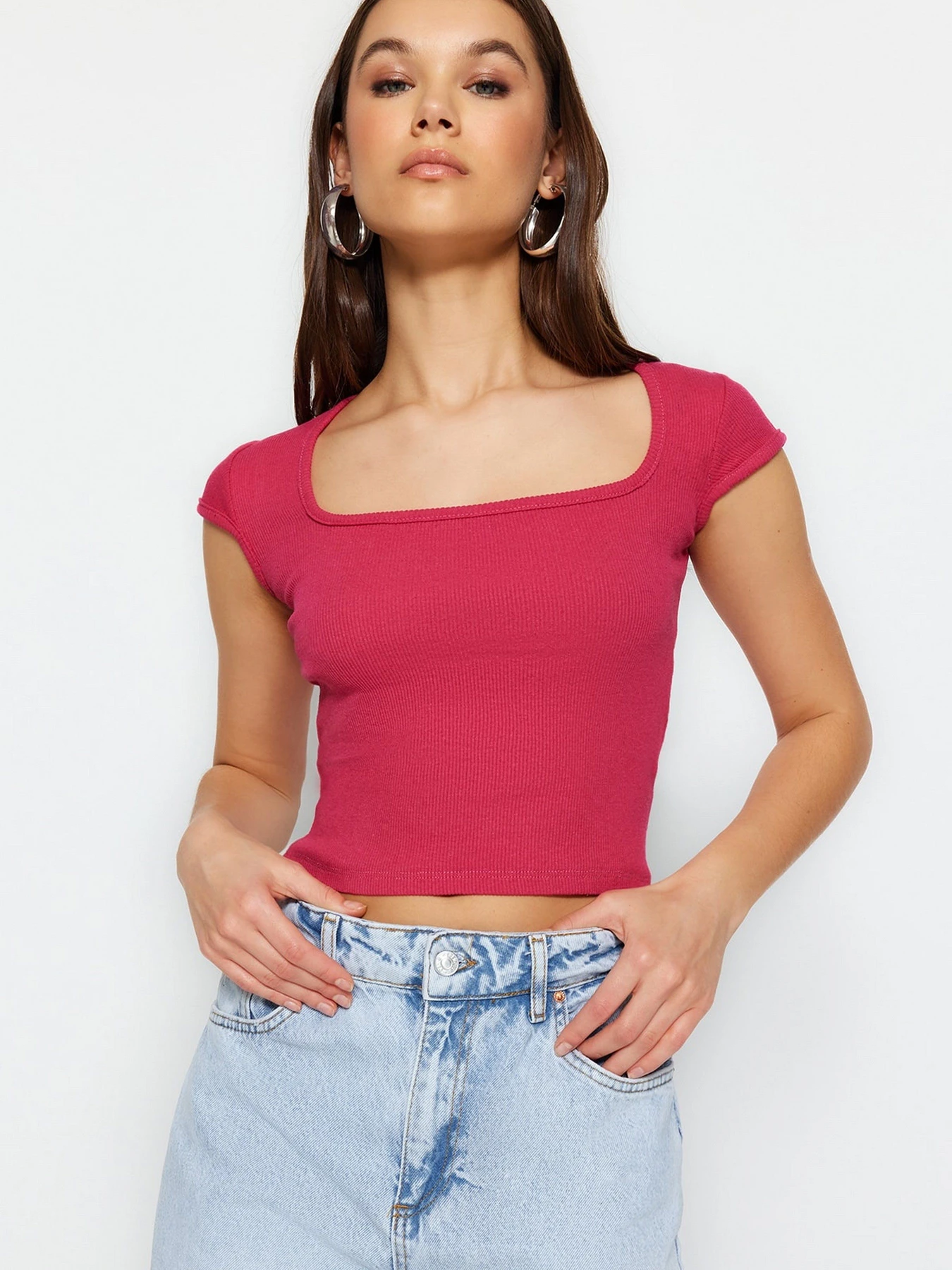 Футболки і поло Trendyol модель TWOSS23BZ00950/Fusya Фото