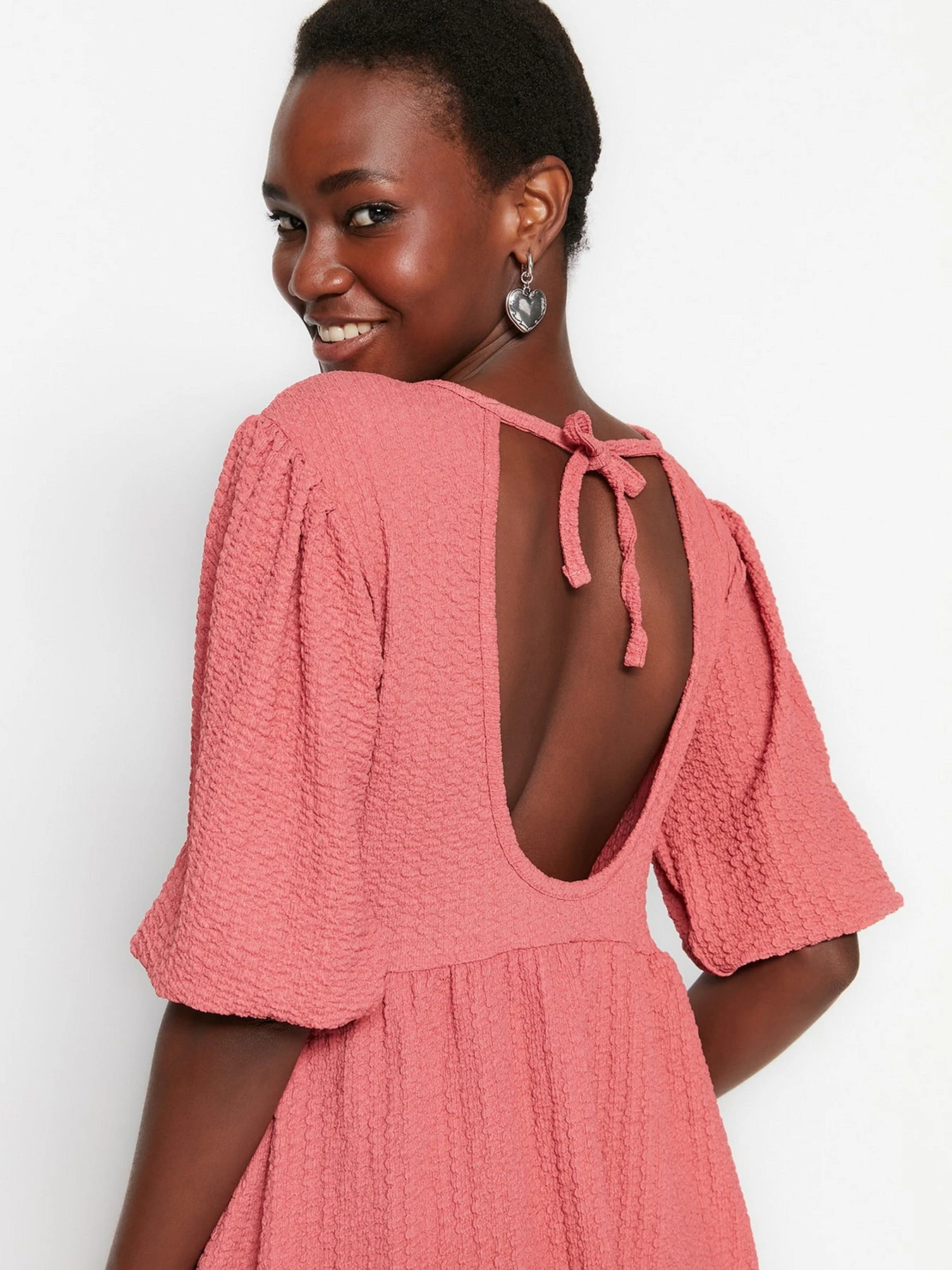Платья Trendyol модель TWOSS23EL00710/Gul Kurusu Фото