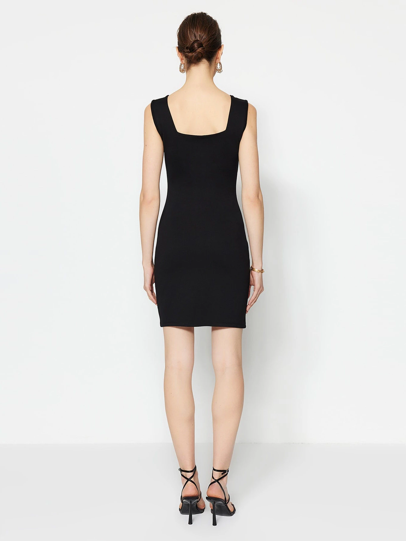 Платья Trendyol модель TWOSS23EL00798/Siyah Платья Trendyol модель TWOSS23EL00798/Siyah Фото