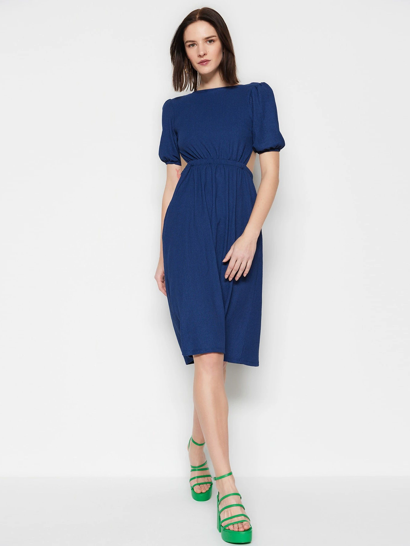 Платья Trendyol модель TWOSS23EL01595/Lacivert Платья Trendyol модель TWOSS23EL01595/Lacivert Фото