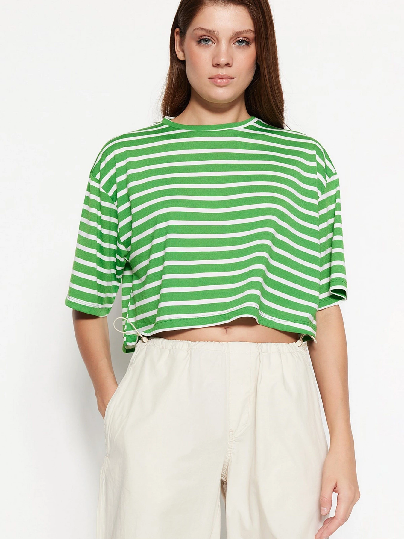Футболки и поло Trendyol модель TWOSS23TS00136/Yesil Футболки и поло Trendyol модель TWOSS23TS00136/Yesil Фото