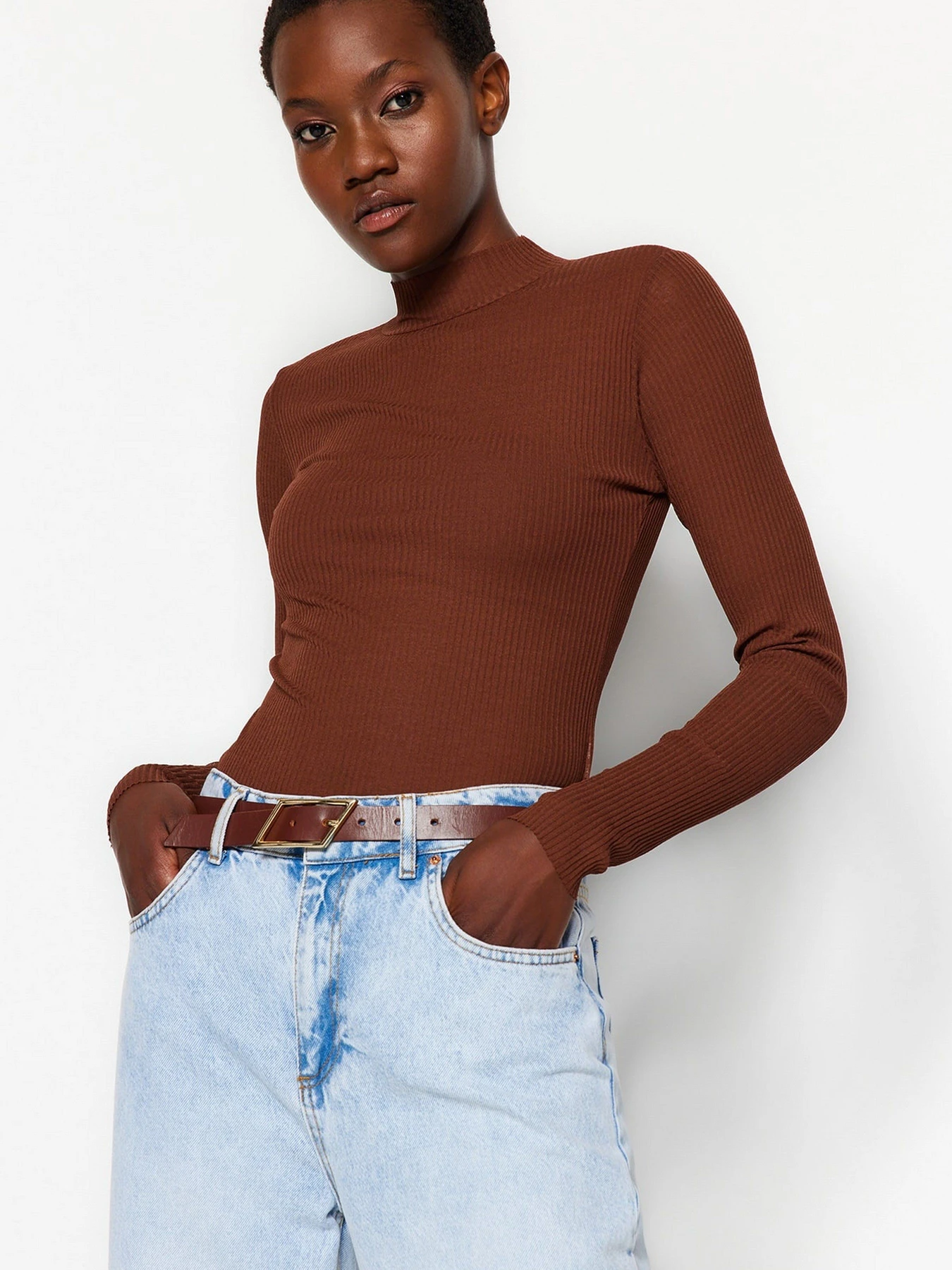 Светри та кардигани Trendyol модель TWOAW24BZ00077/Kahverengi Светри та кардигани Trendyol модель TWOAW24BZ00077/Kahverengi Фото