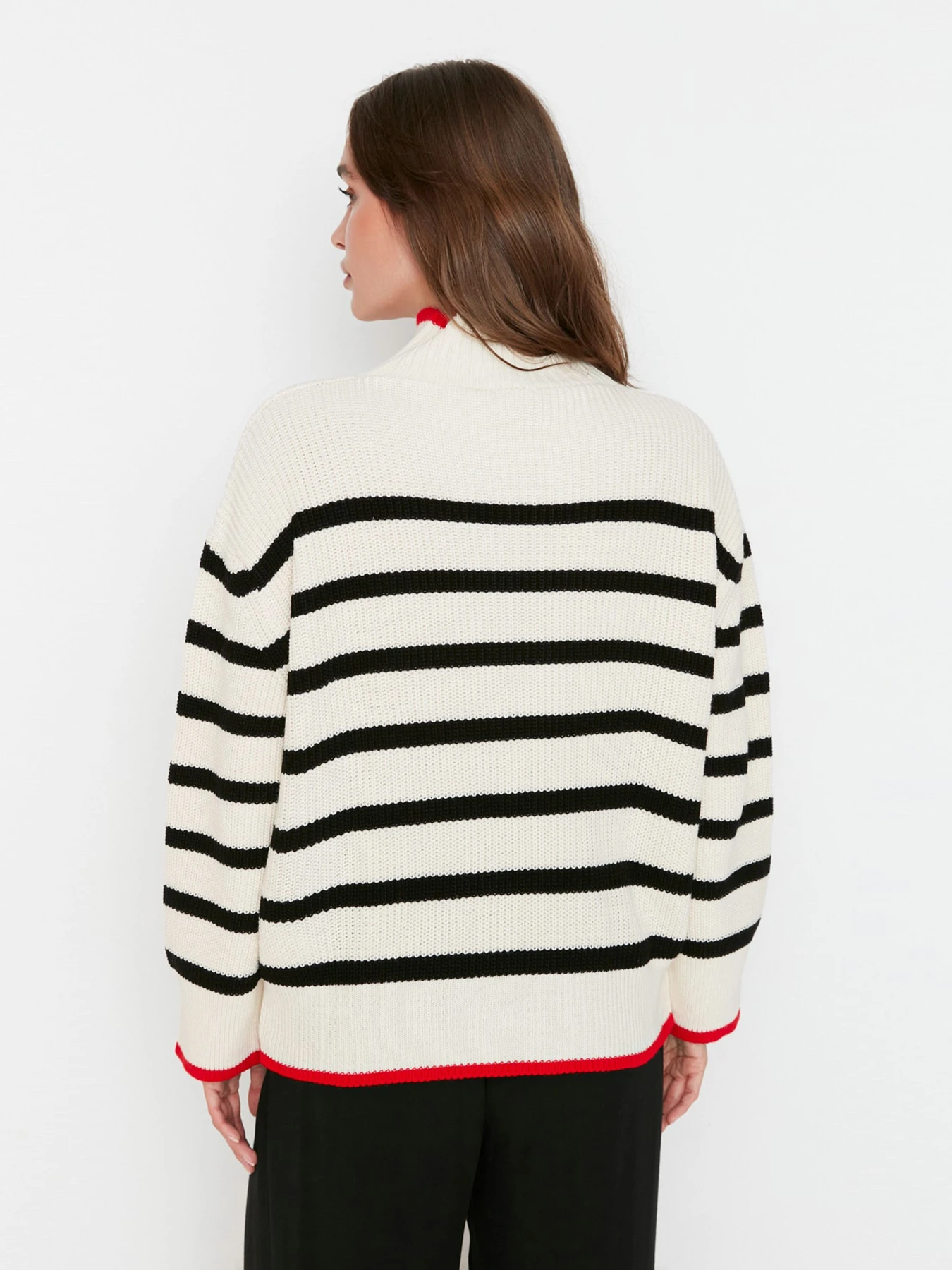 Свитры и кардиганы Trendyol модель TWOAW23KZ01446/Ekru Свитры и кардиганы Trendyol модель TWOAW23KZ01446/Ekru Фото