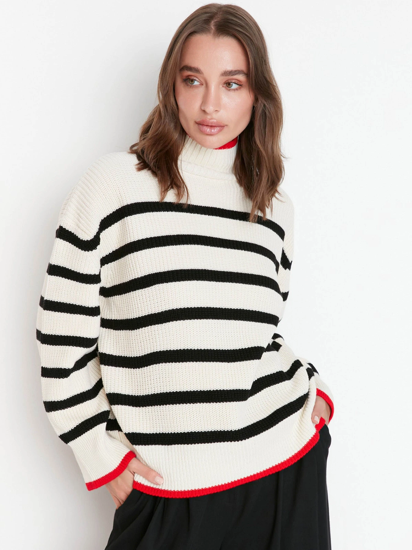 Свитры и кардиганы Trendyol модель TWOAW23KZ01446/Ekru Свитры и кардиганы Trendyol модель TWOAW23KZ01446/Ekru Фото