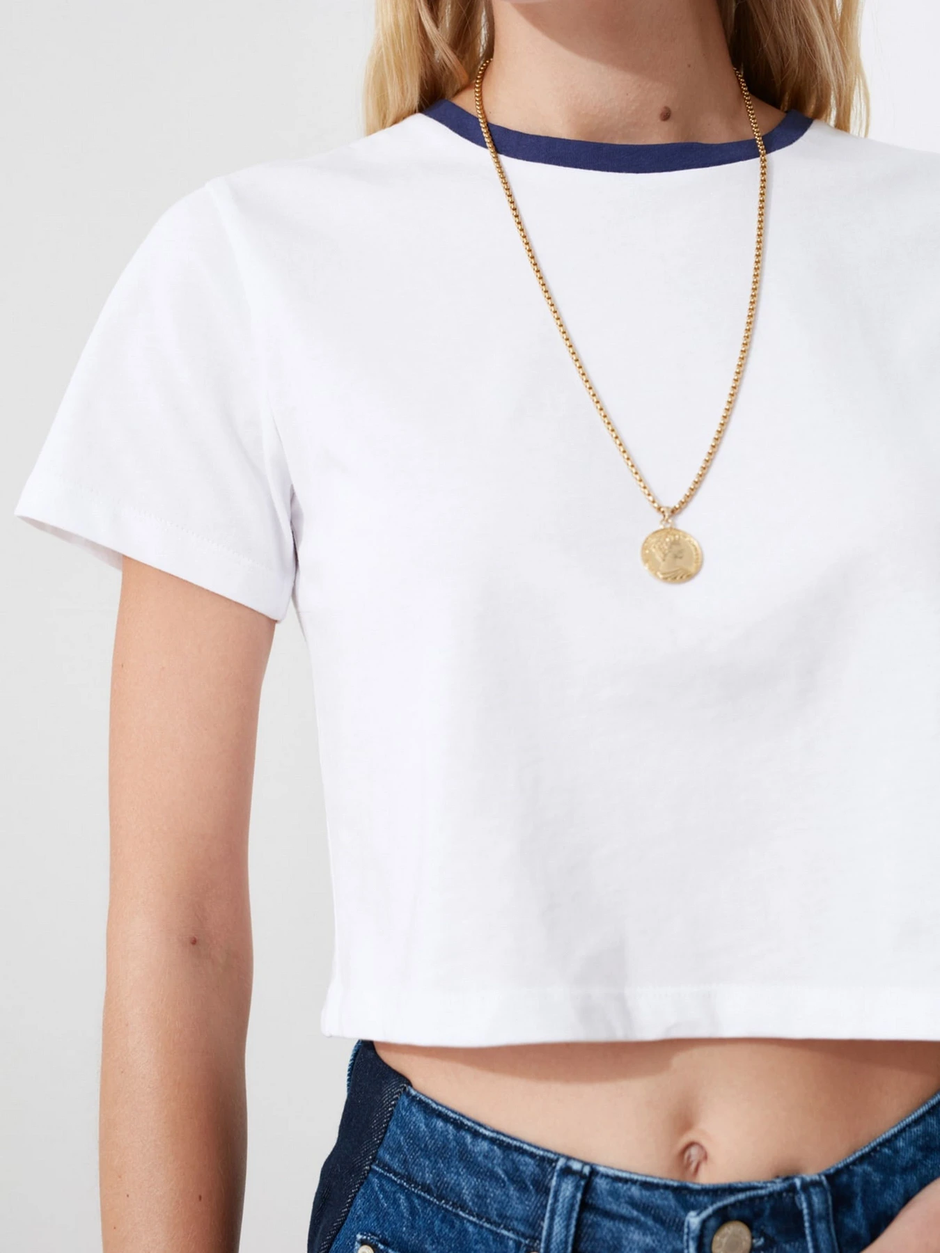 Футболки и поло Trendyol модель TWOSS21TS0395/Beyaz Футболки и поло Trendyol модель TWOSS21TS0395/Beyaz Фото