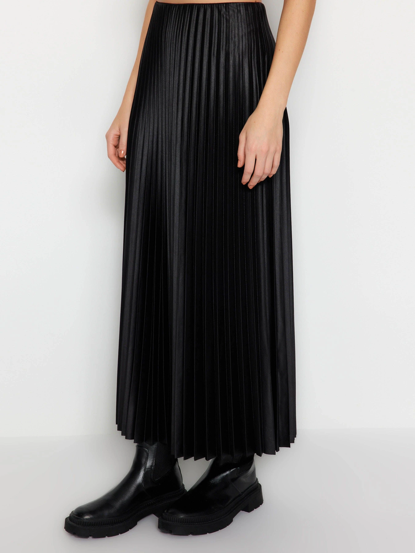 Юбки Trendyol модель TWOSS24ET00041/Siyah Фото